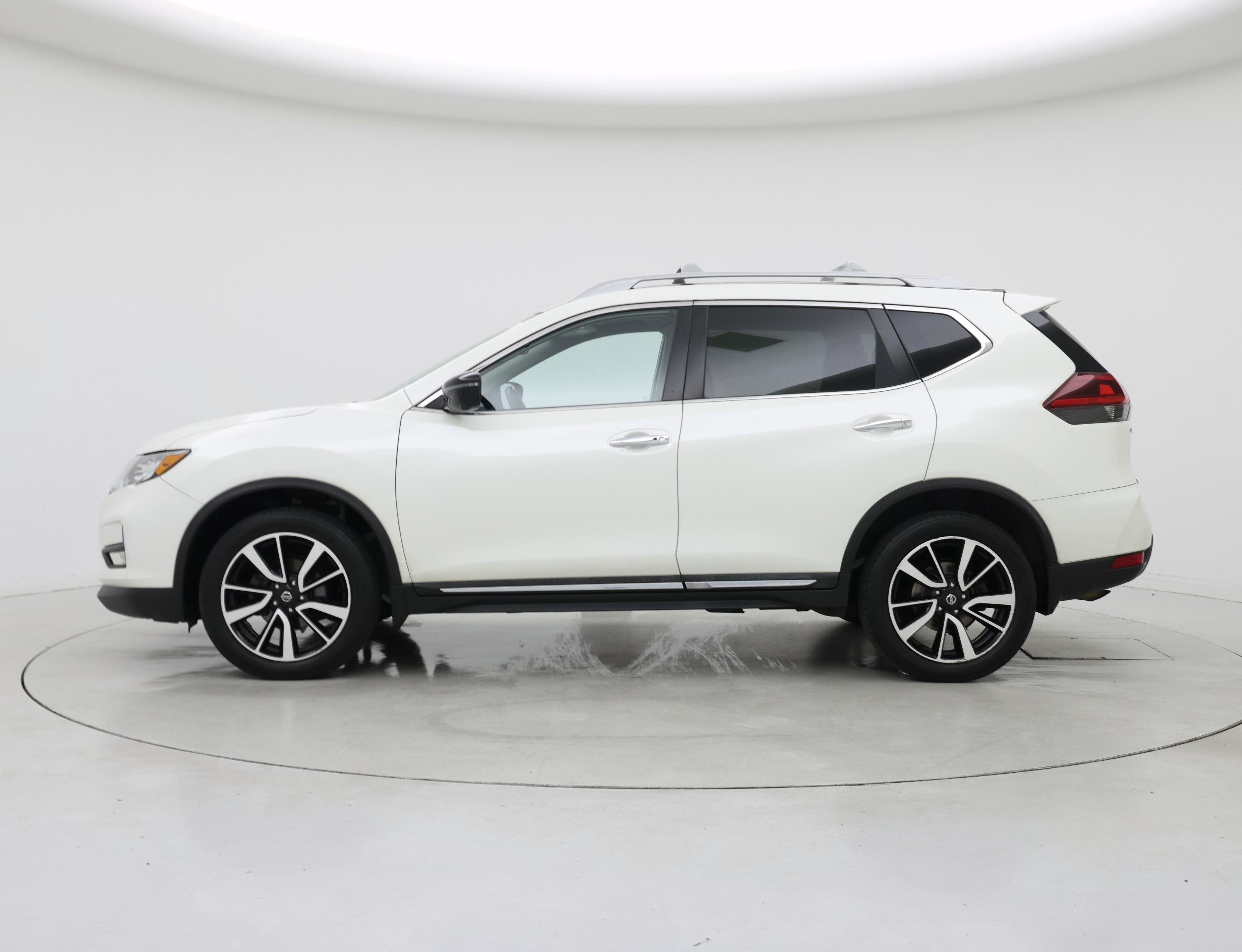 Thumbnail: 2019 Nissan Rogue - 3