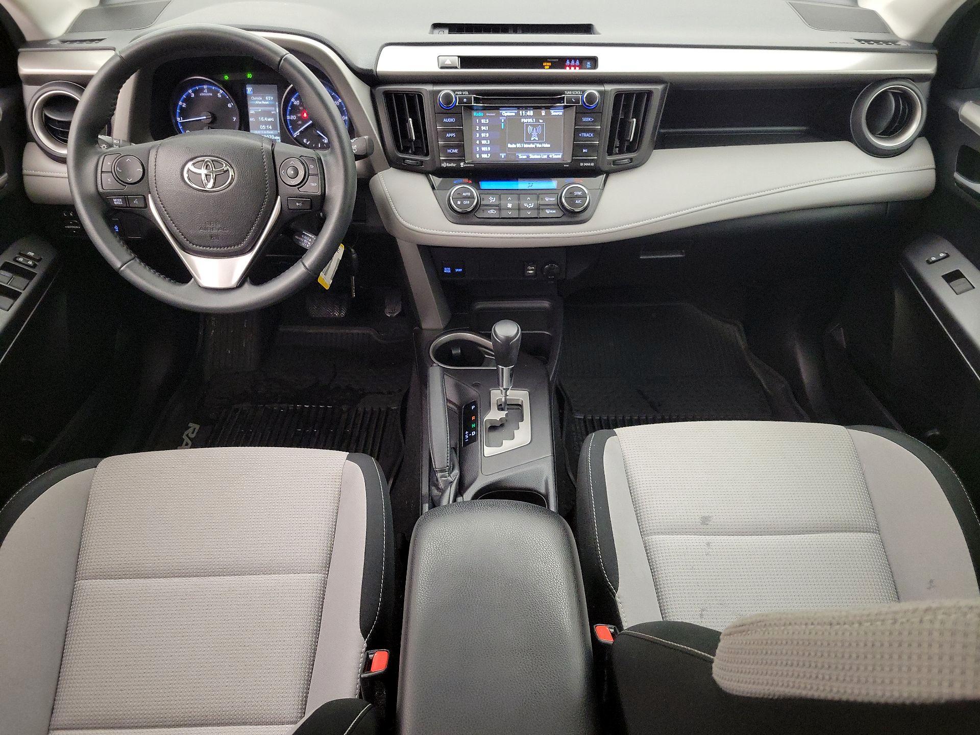 Thumbnail: 2017 Toyota RAV4 - 9