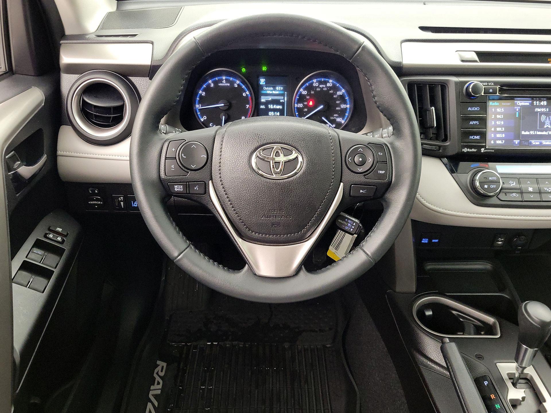 Thumbnail: 2017 Toyota RAV4 - 10