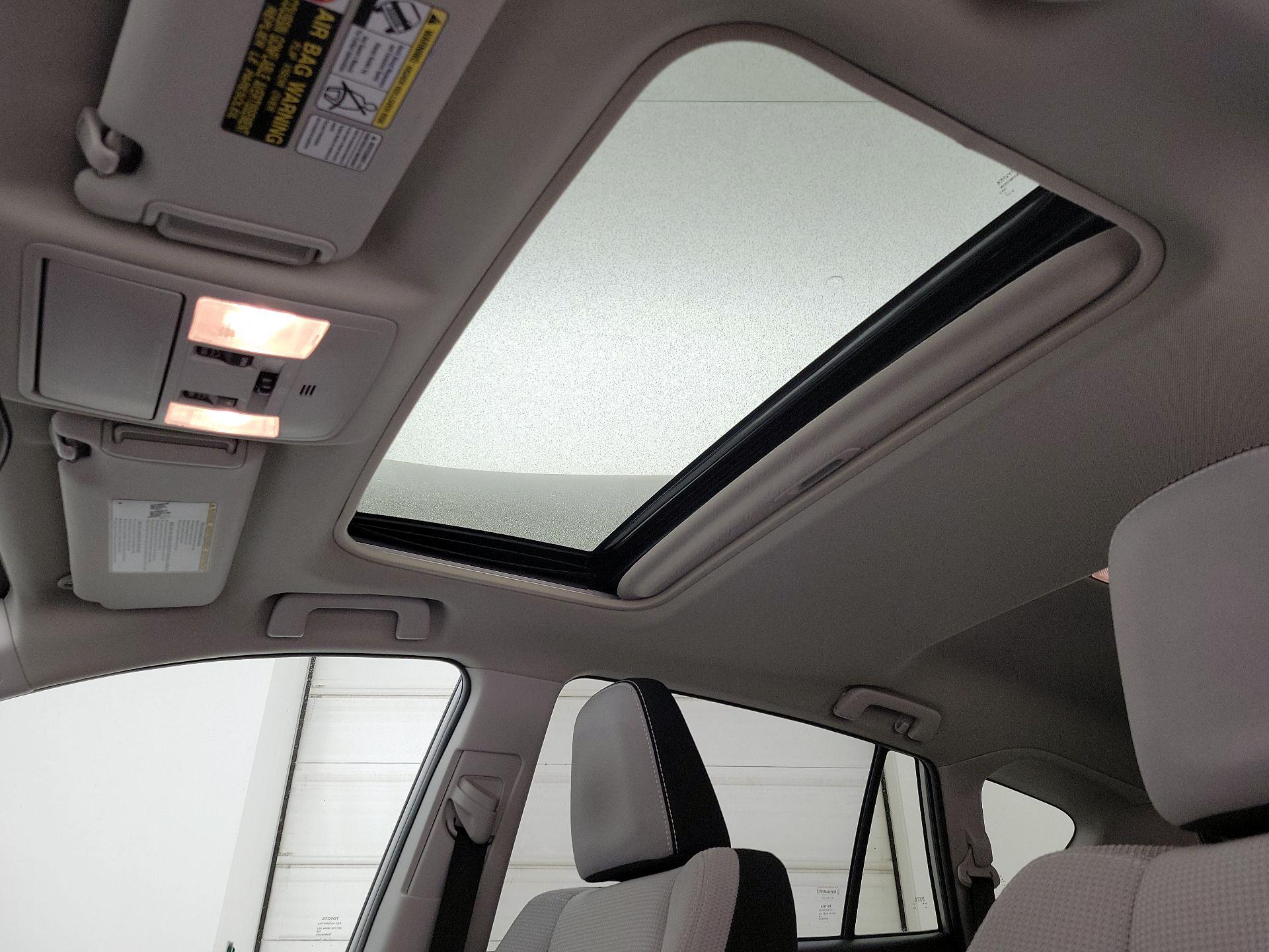 Thumbnail: 2017 Toyota RAV4 - 19