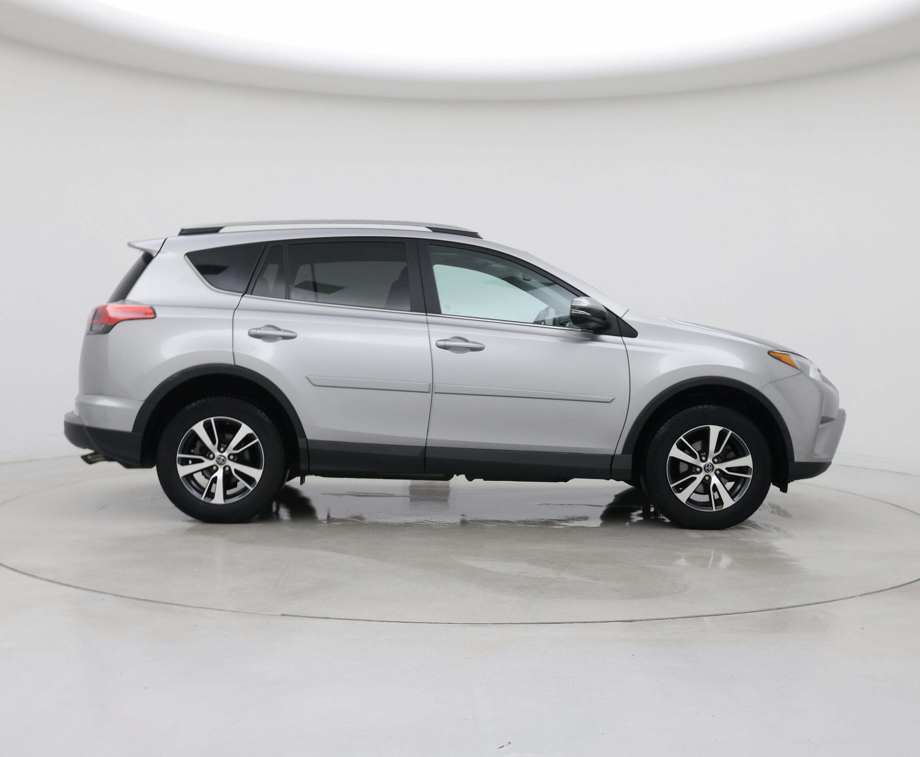 Thumbnail: 2017 Toyota RAV4 - 7