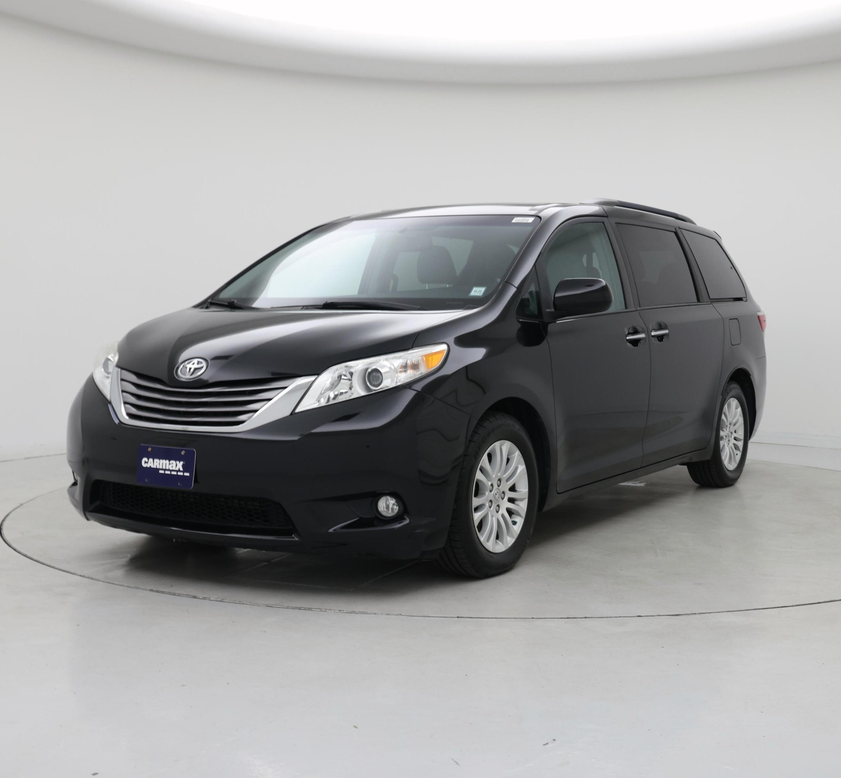 Thumbnail: 2017 Toyota Sienna - 4