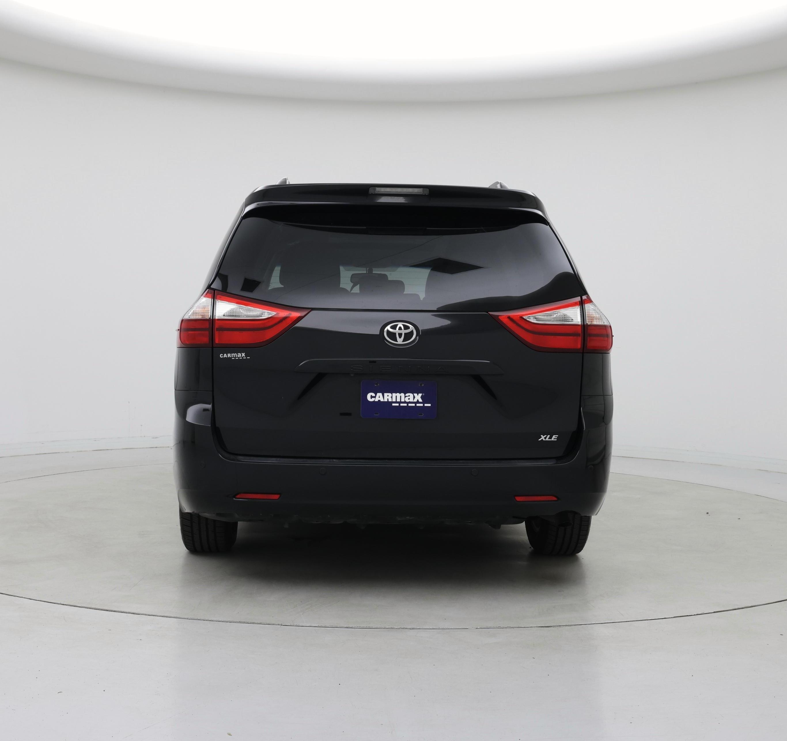 Thumbnail: 2017 Toyota Sienna - 6