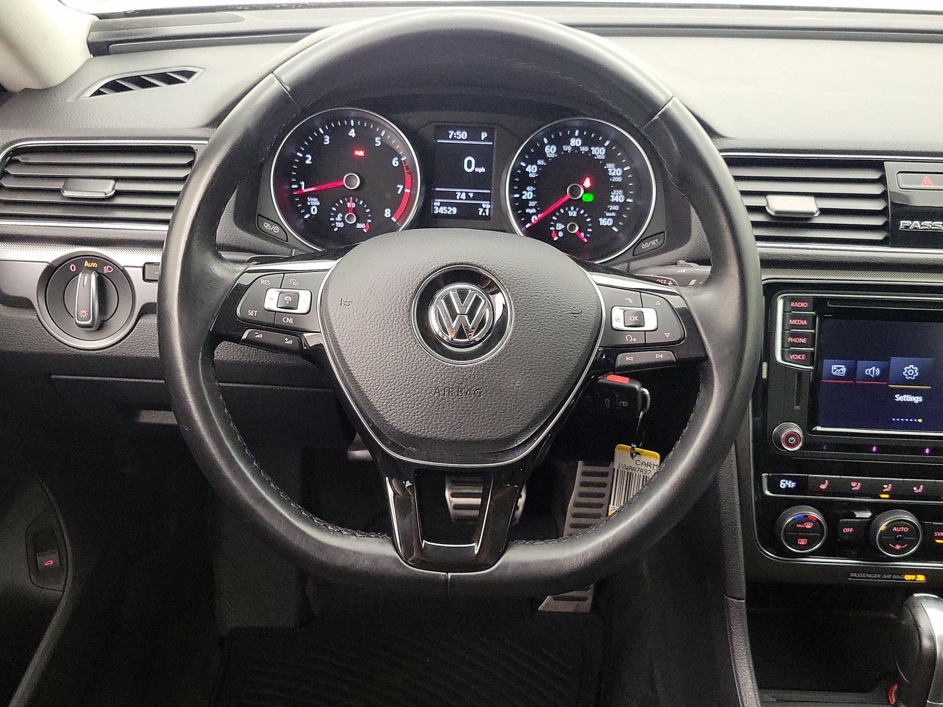 Thumbnail: 2018 Volkswagen Passat - 10