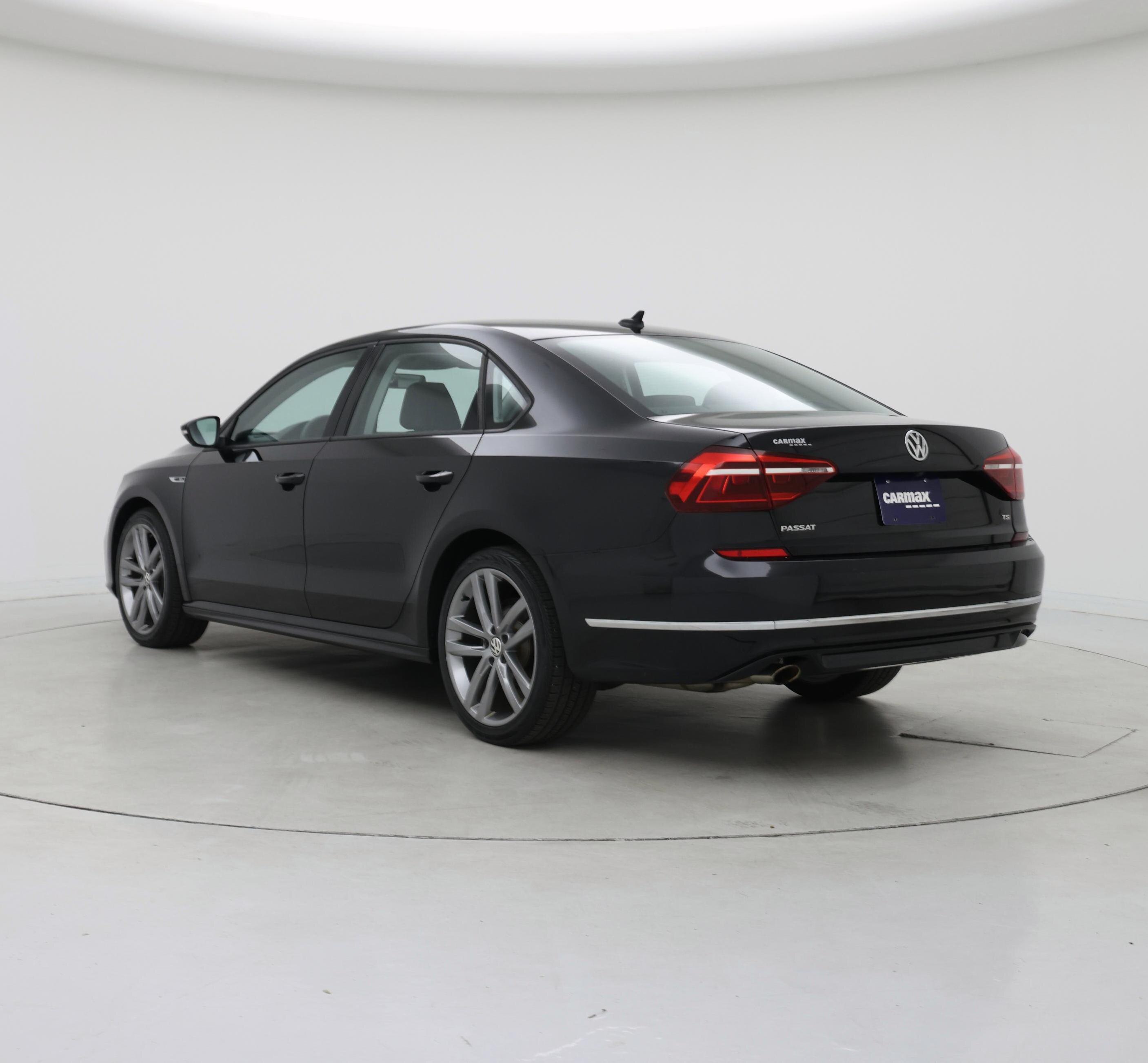 Thumbnail: 2018 Volkswagen Passat - 2