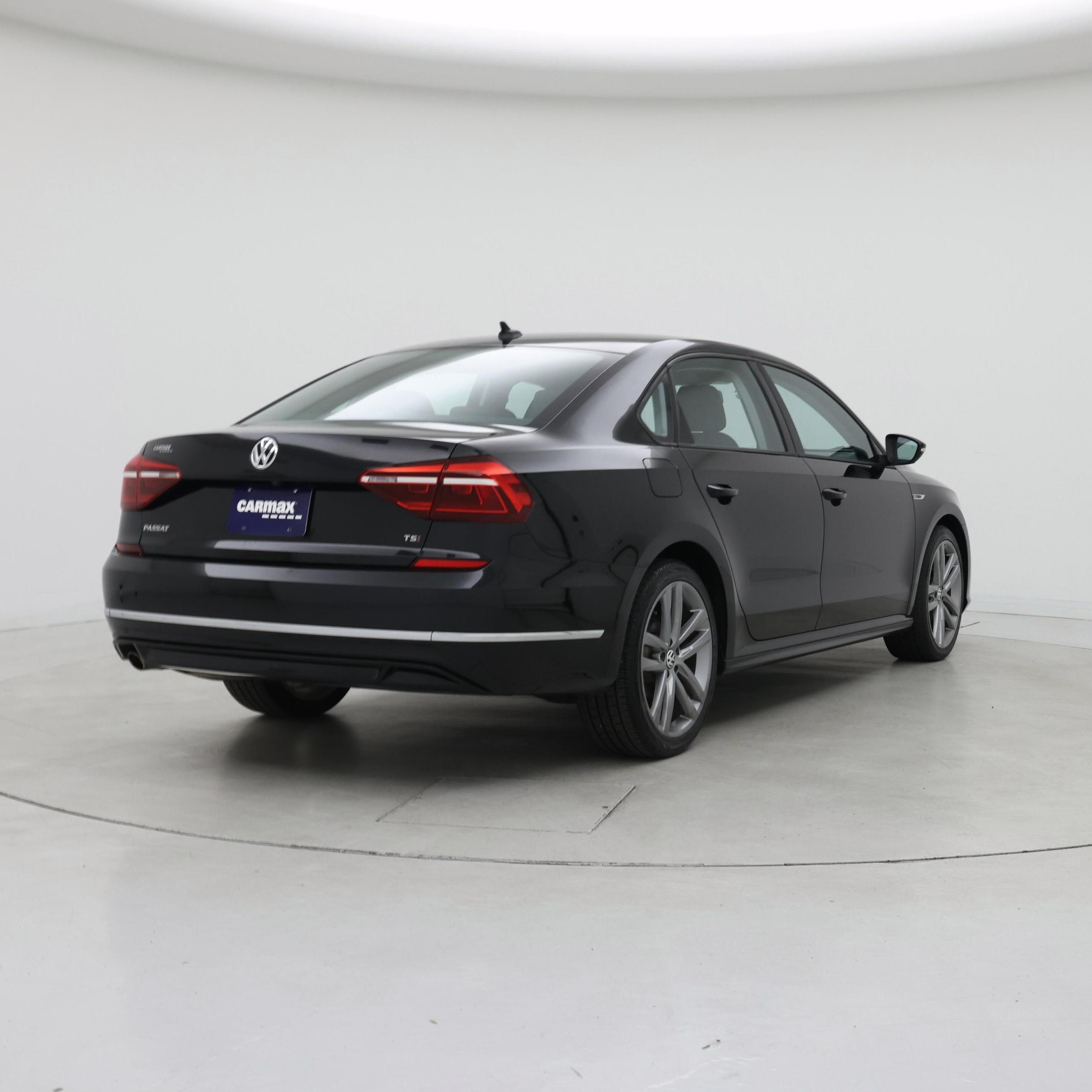 Thumbnail: 2018 Volkswagen Passat - 8