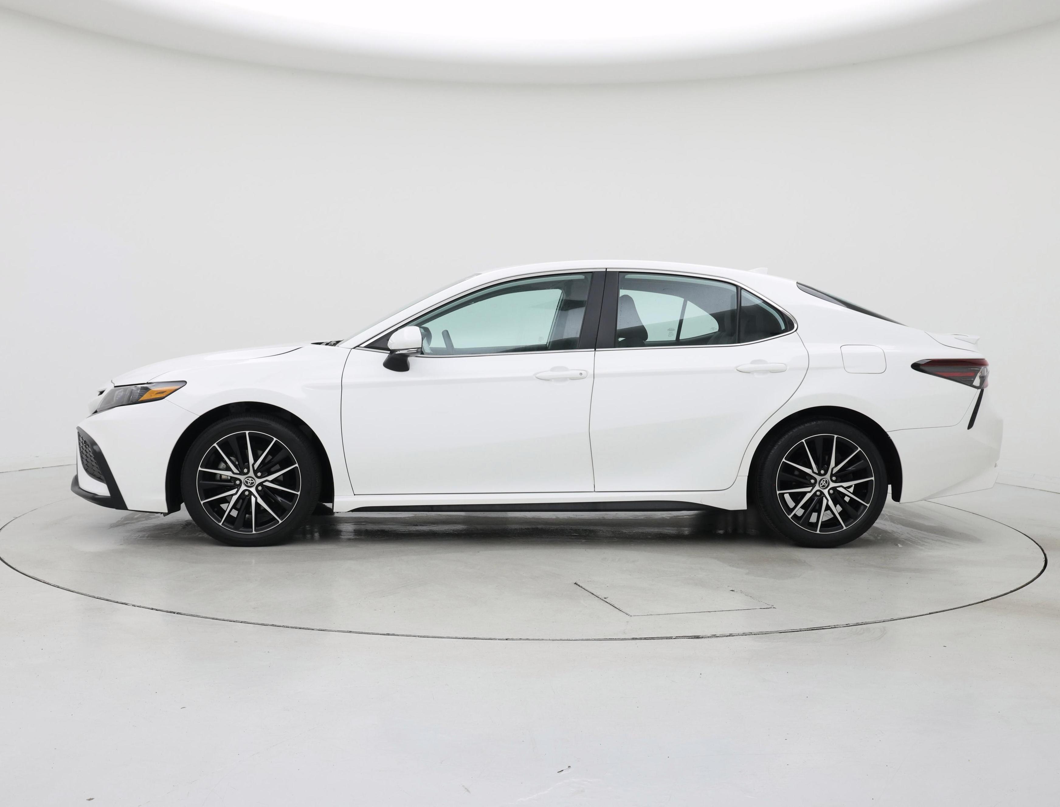 Thumbnail: 2024 Toyota Camry - 3