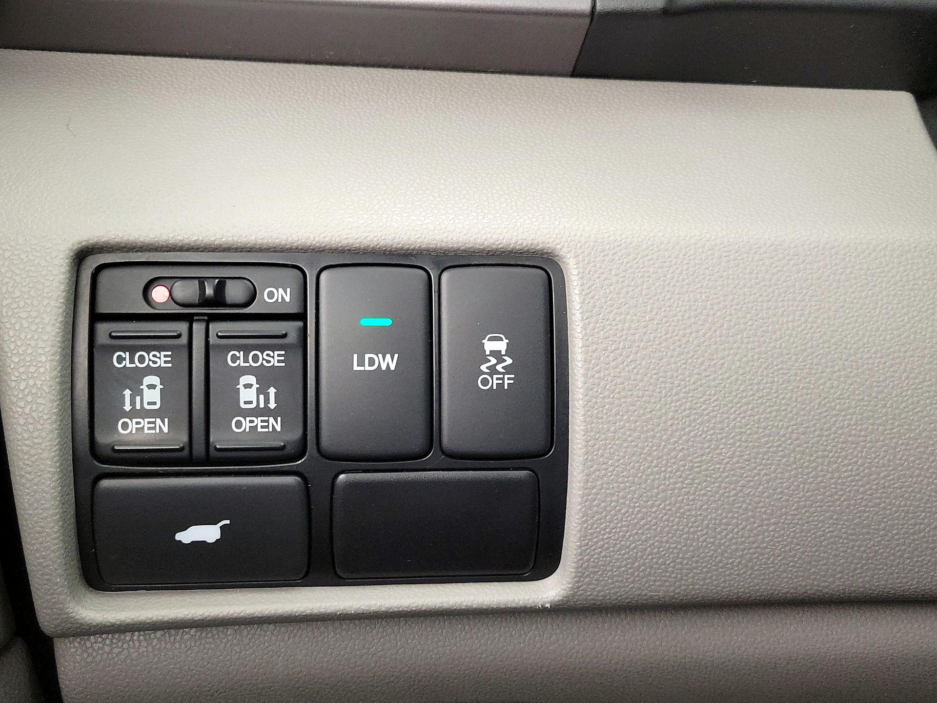 Thumbnail: 2014 Honda Odyssey - 13