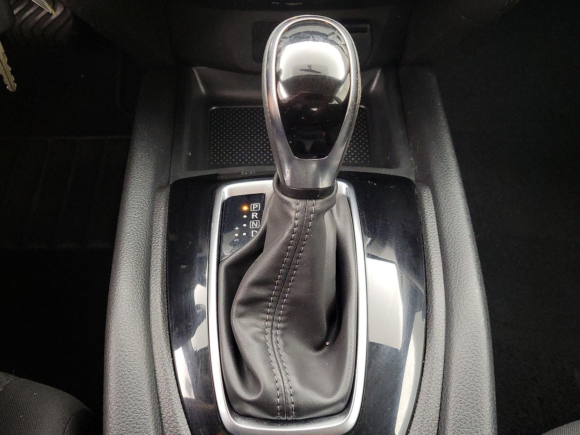 Thumbnail: 2019 Nissan Rogue Sport - 17