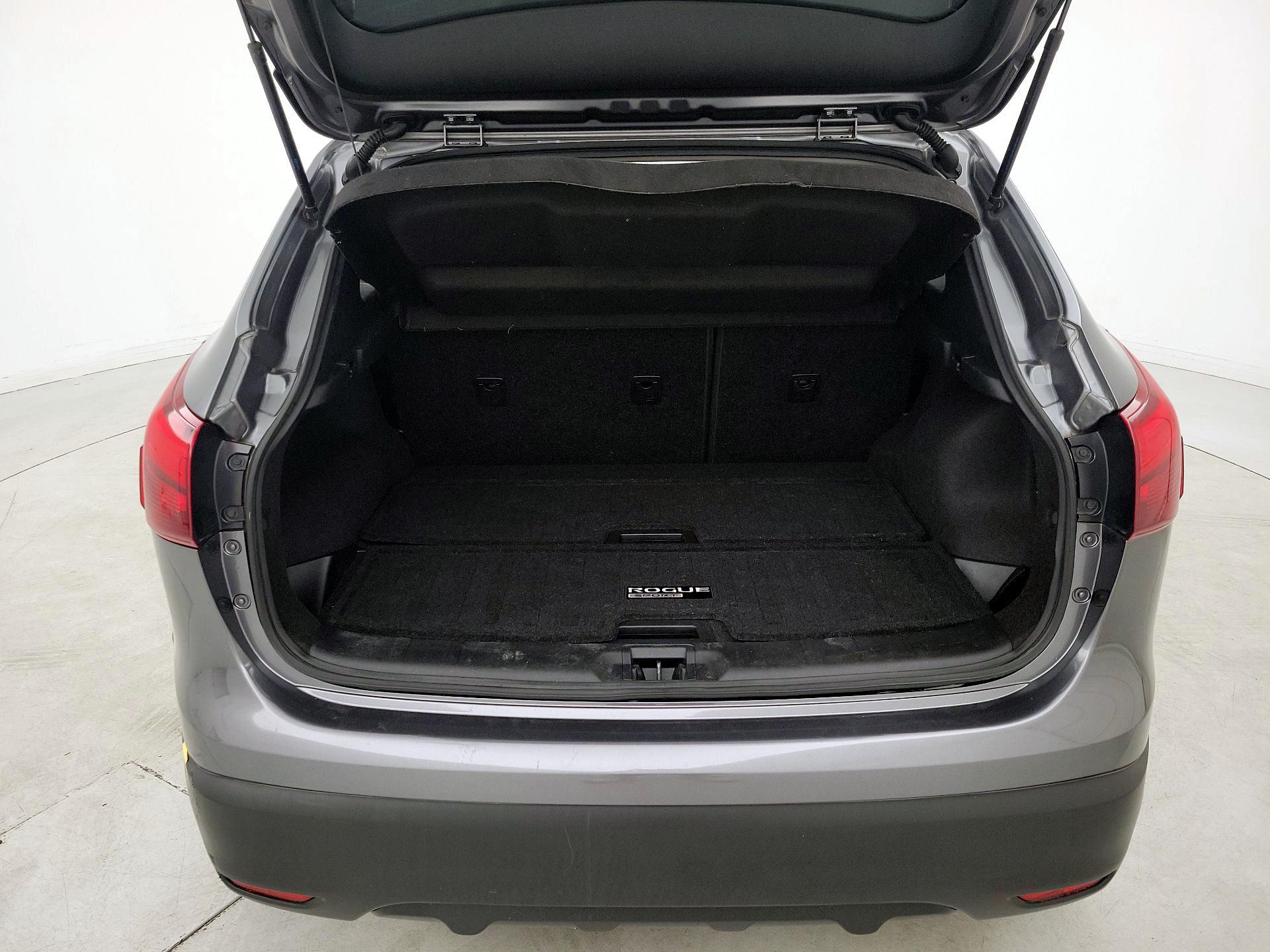 Thumbnail: 2019 Nissan Rogue Sport - 20