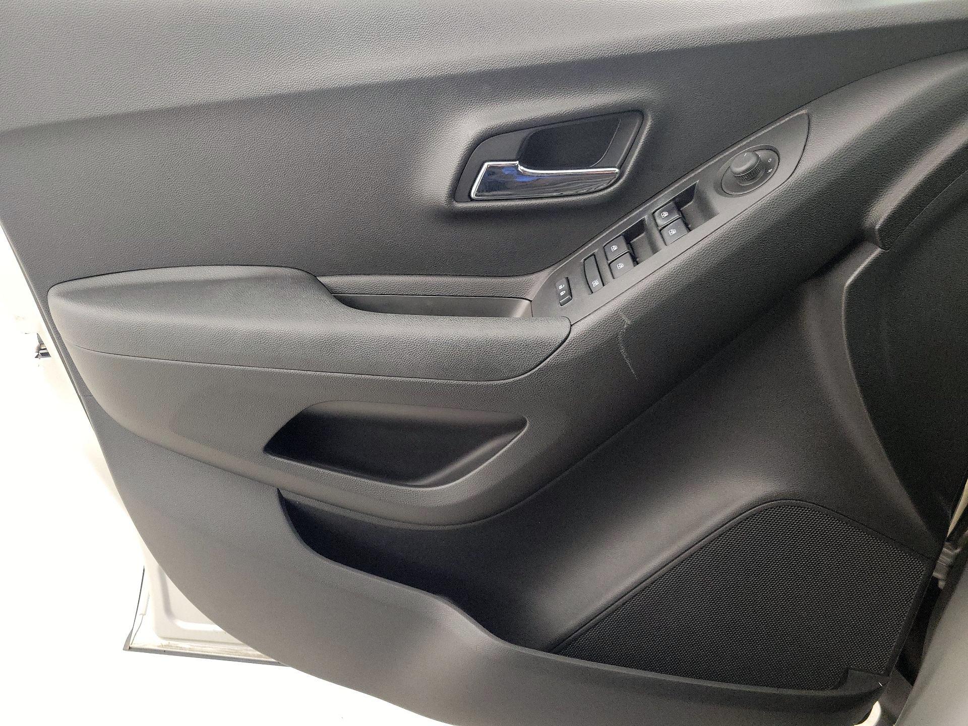 Thumbnail: 2019 Chevrolet Trax - 12
