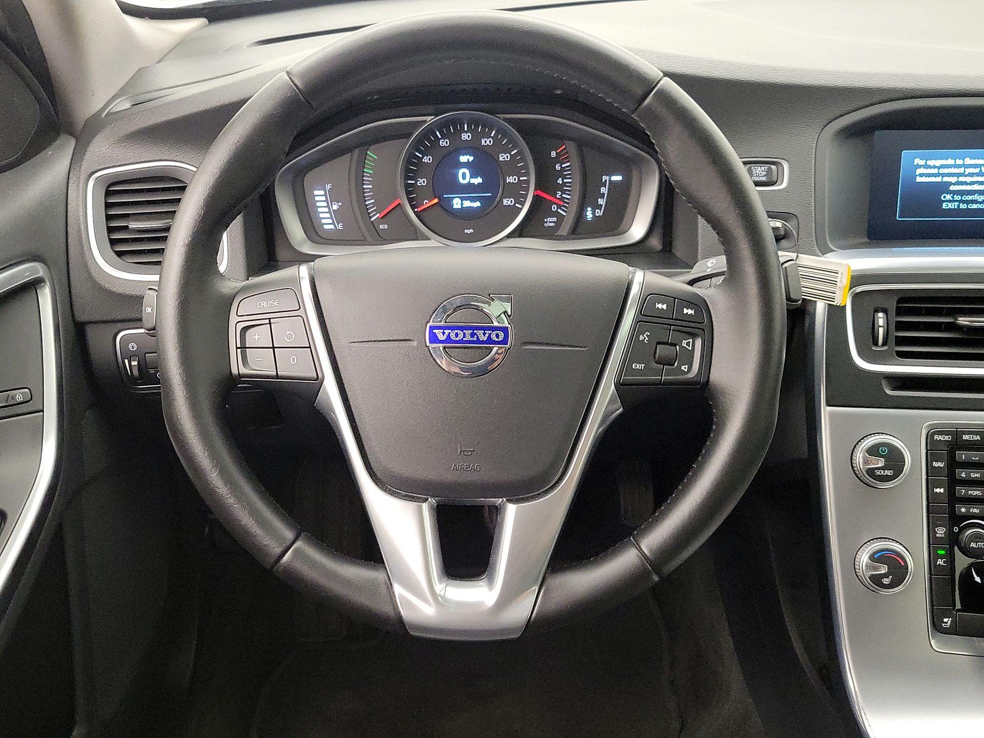 Thumbnail: 2017 Volvo S60 - 10