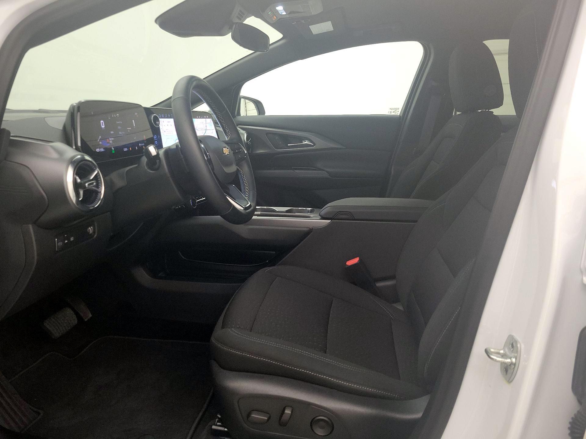 Thumbnail: 2025 Chevrolet Equinox - 11