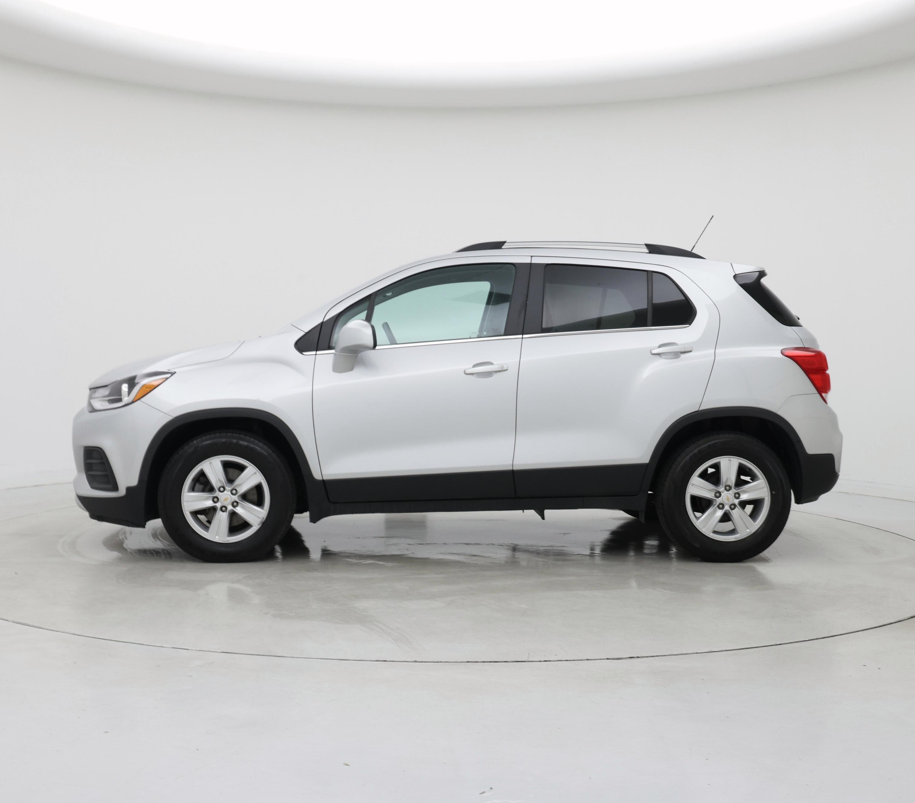 Thumbnail: 2020 Chevrolet Trax - 3
