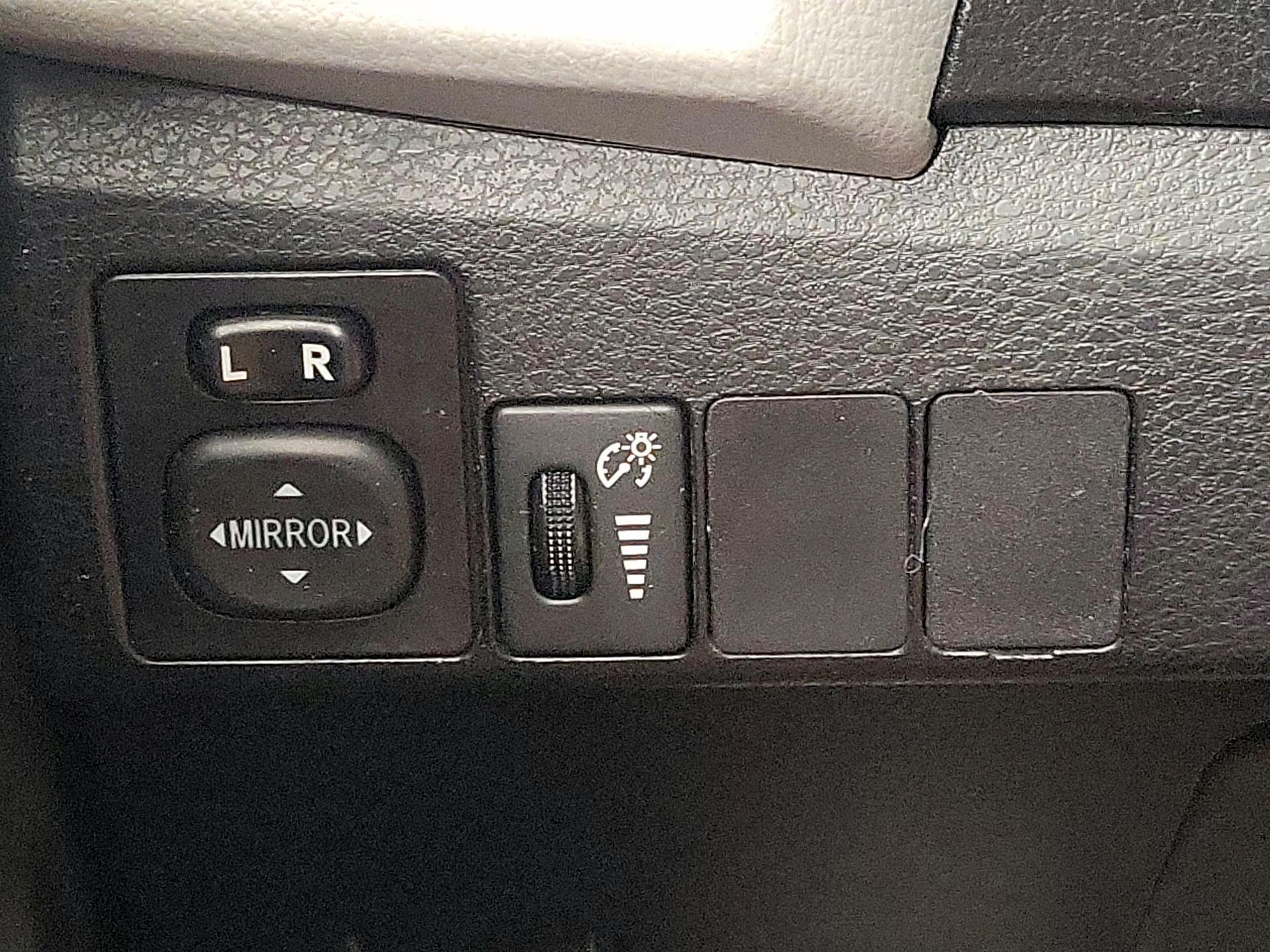 Thumbnail: 2014 Toyota Corolla - 13