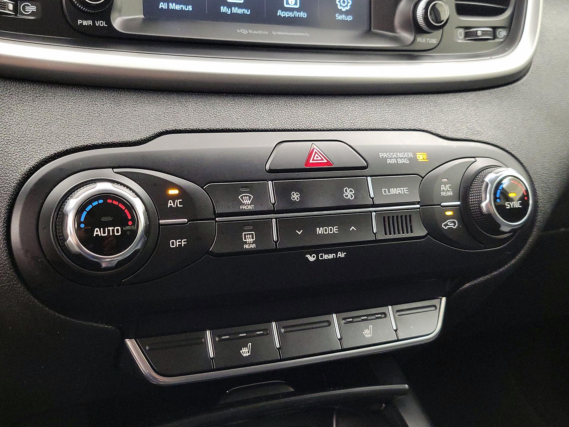 Thumbnail: 2018 Kia Sorento - 16