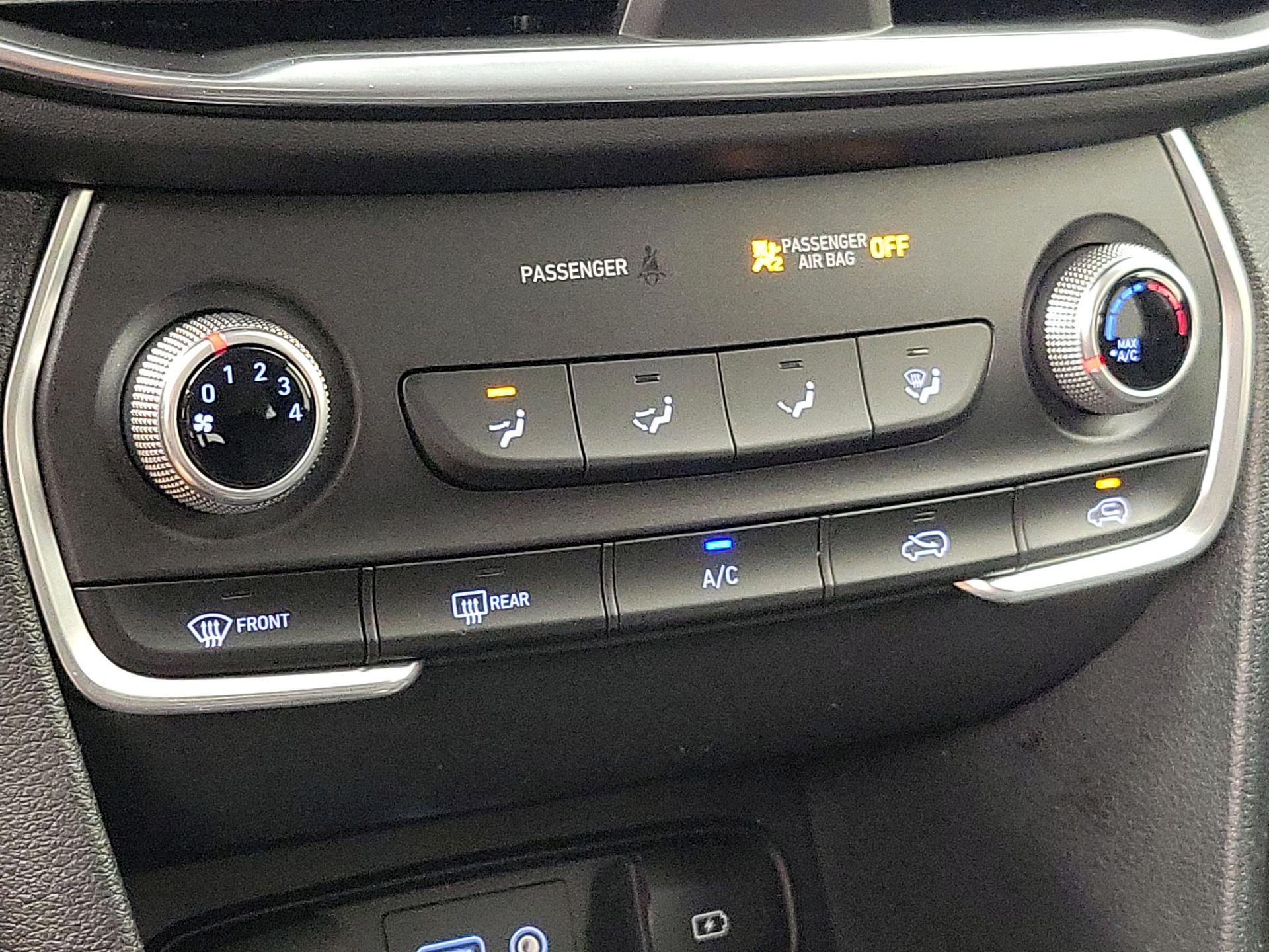 Thumbnail: 2019 Hyundai Santa Fe - 16
