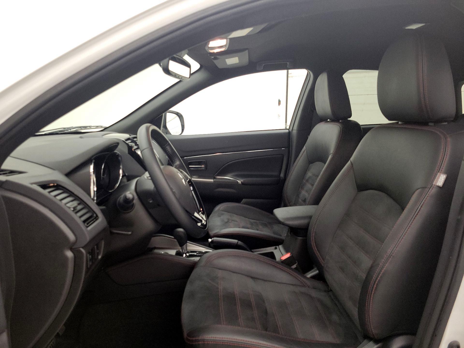 Thumbnail: 2021 Mitsubishi Outlander Sport - 11