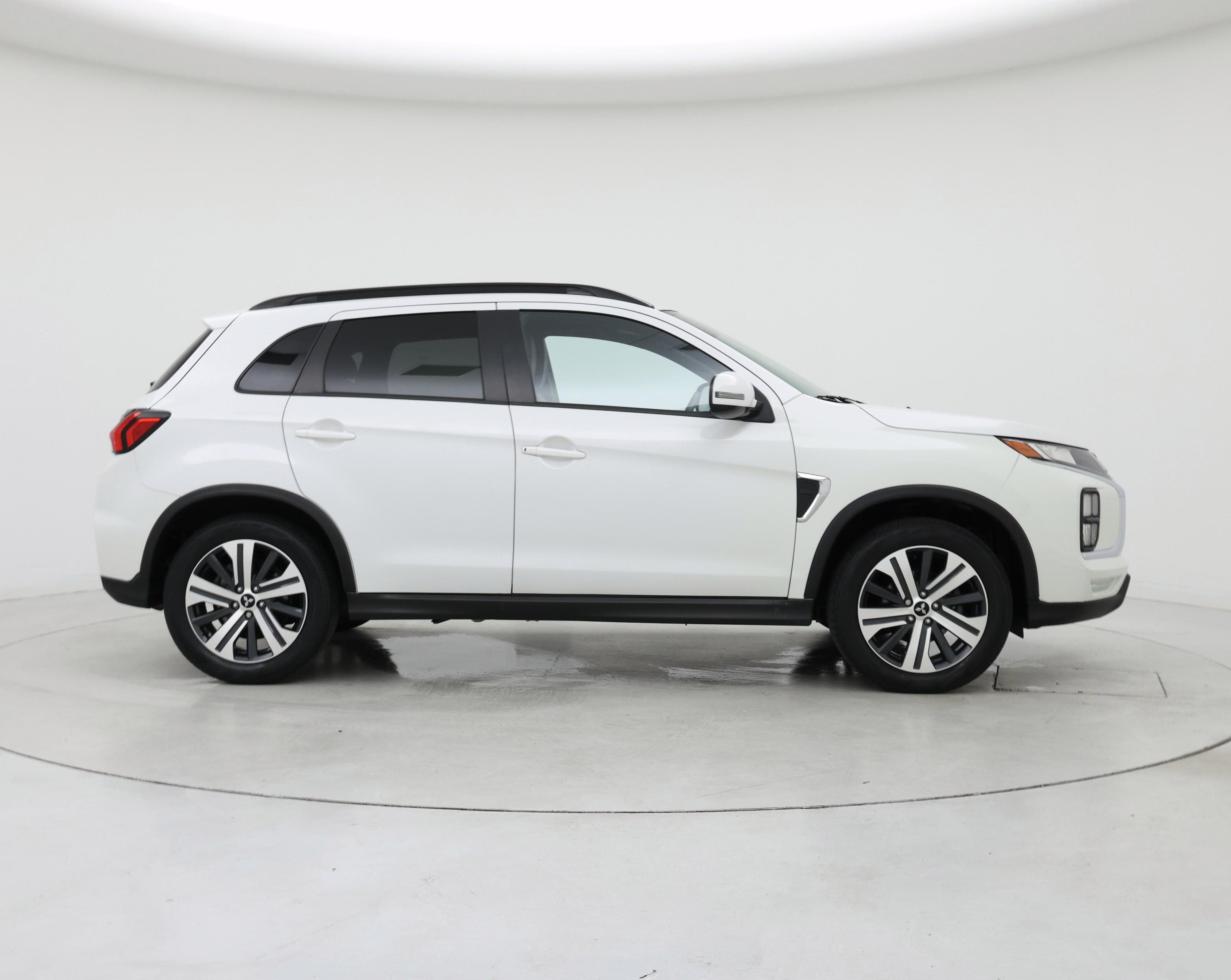Thumbnail: 2021 Mitsubishi Outlander Sport - 7
