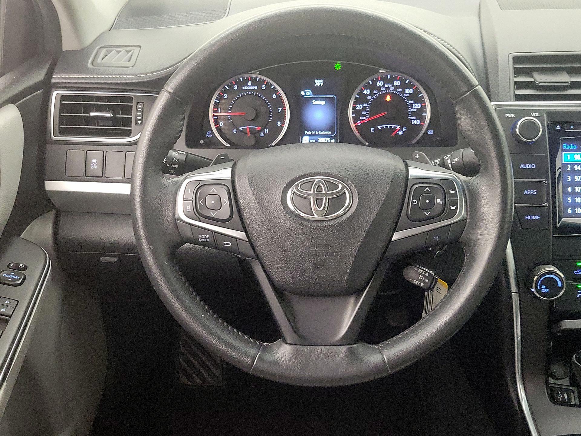 Thumbnail: 2017 Toyota Camry - 10