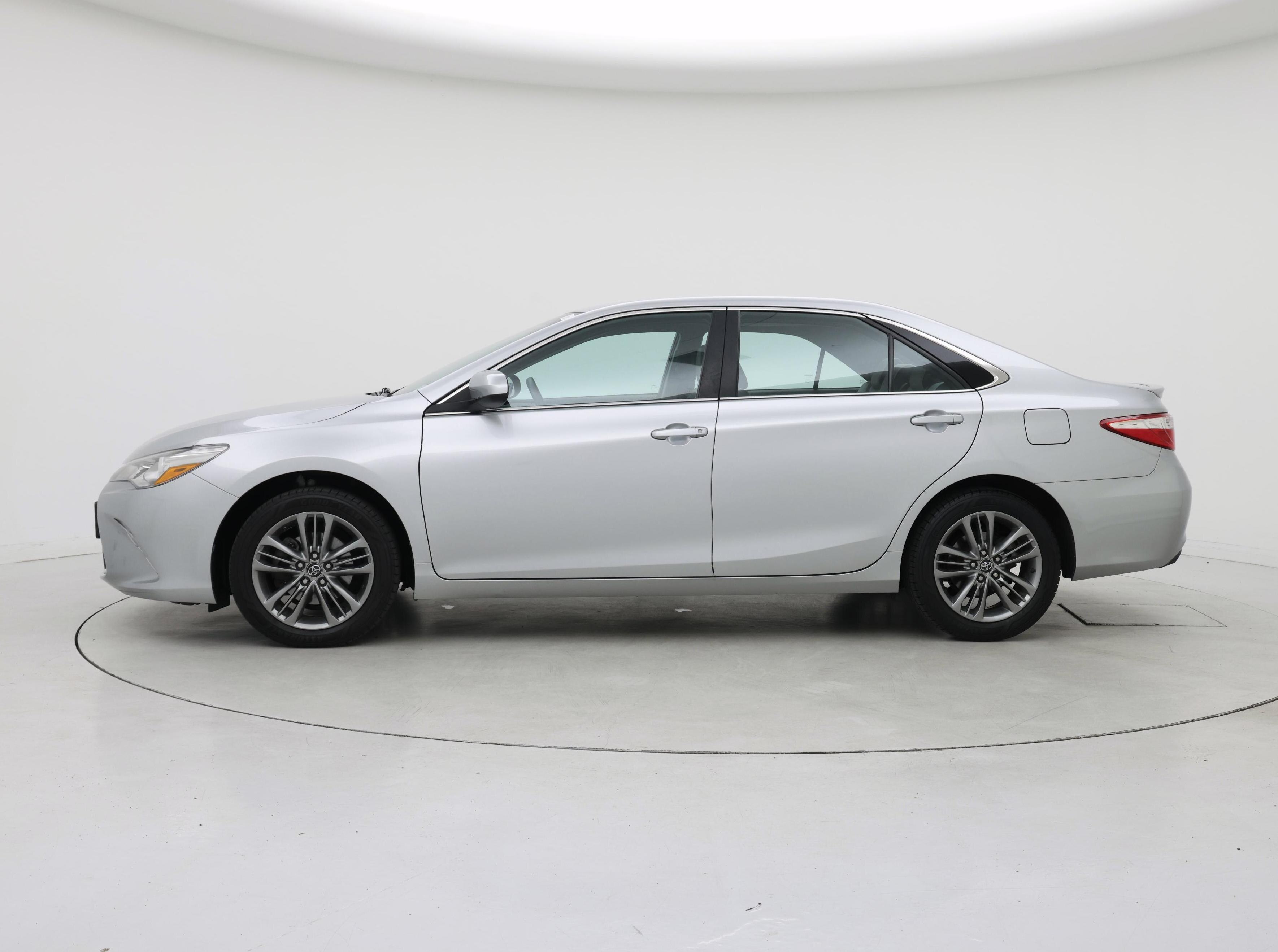 Thumbnail: 2017 Toyota Camry - 3