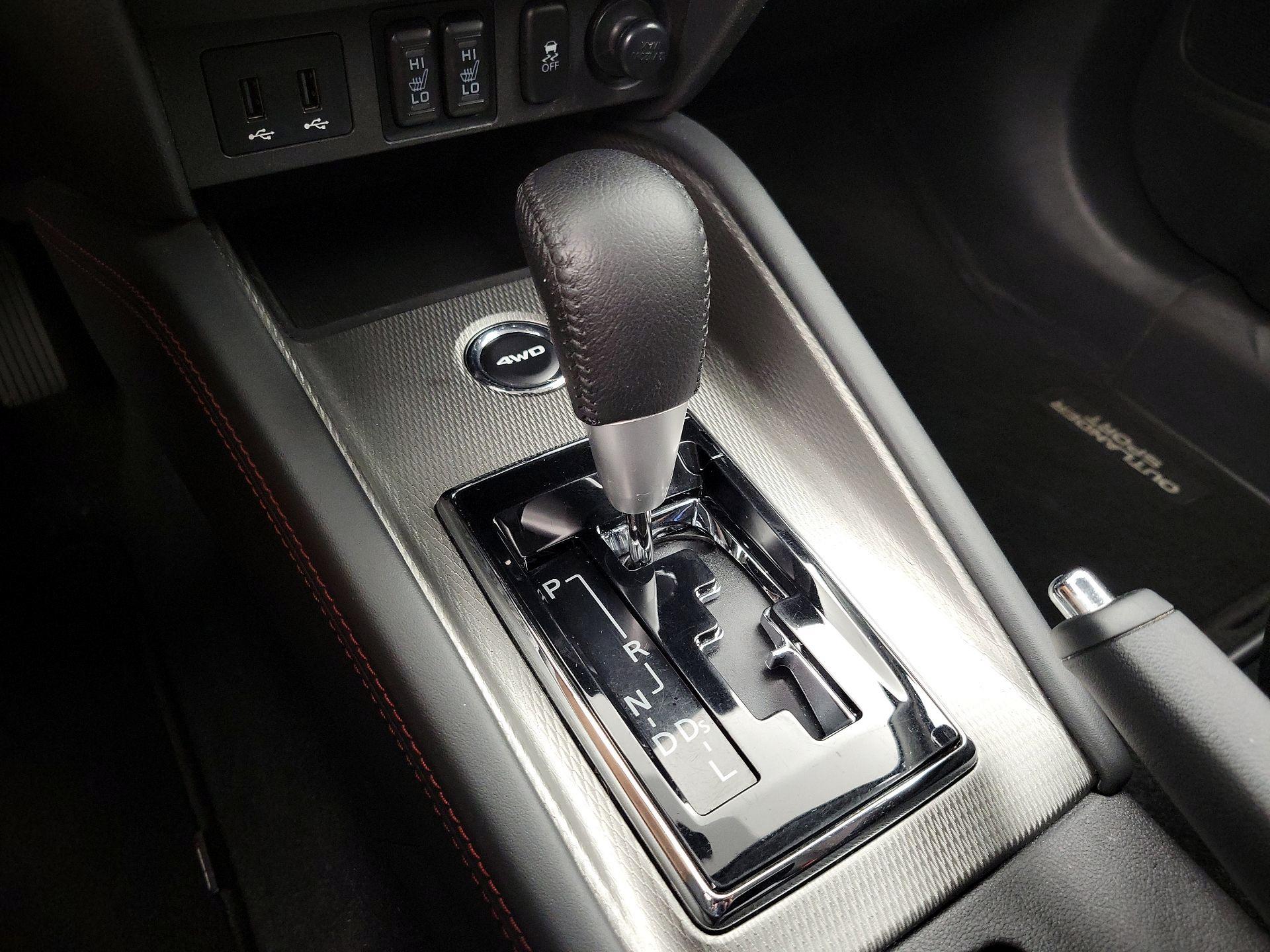 Thumbnail: 2019 Mitsubishi Outlander Sport - 17