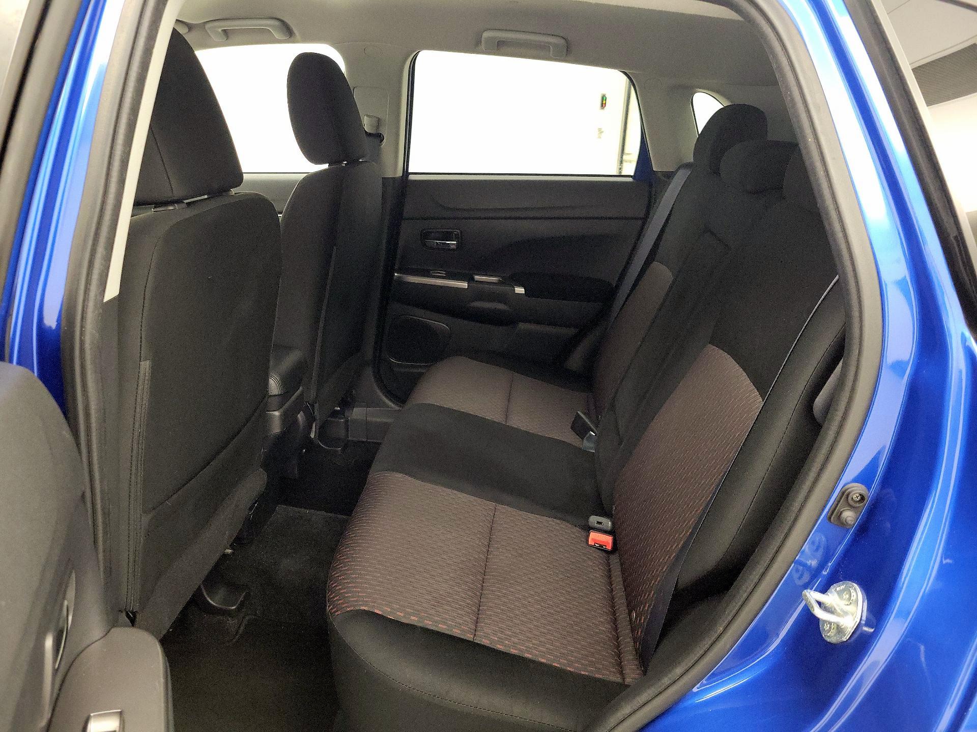 Thumbnail: 2019 Mitsubishi Outlander Sport - 19