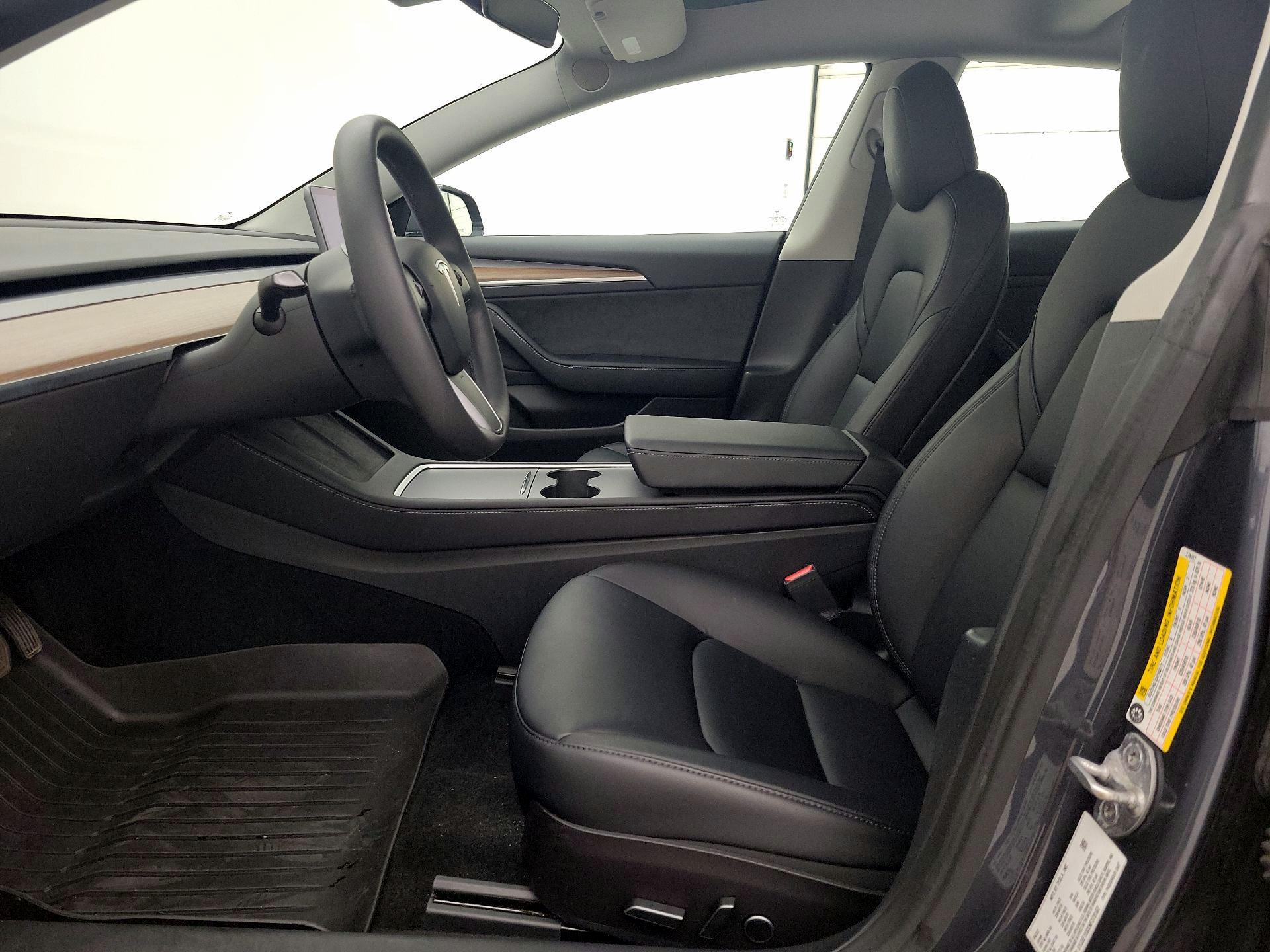 Thumbnail: 2022 Tesla Model 3 - 11