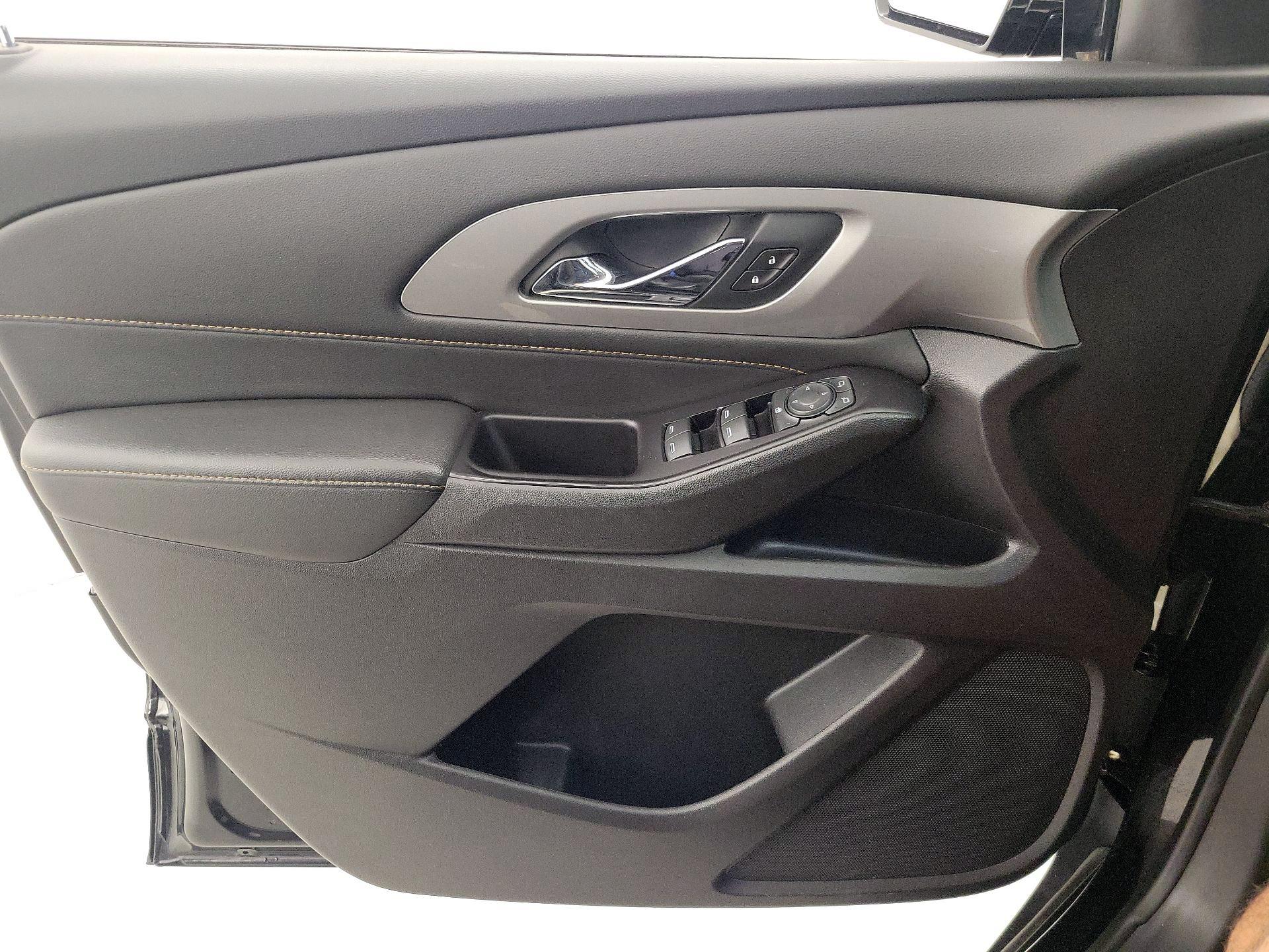 Thumbnail: 2020 Chevrolet Traverse - 12