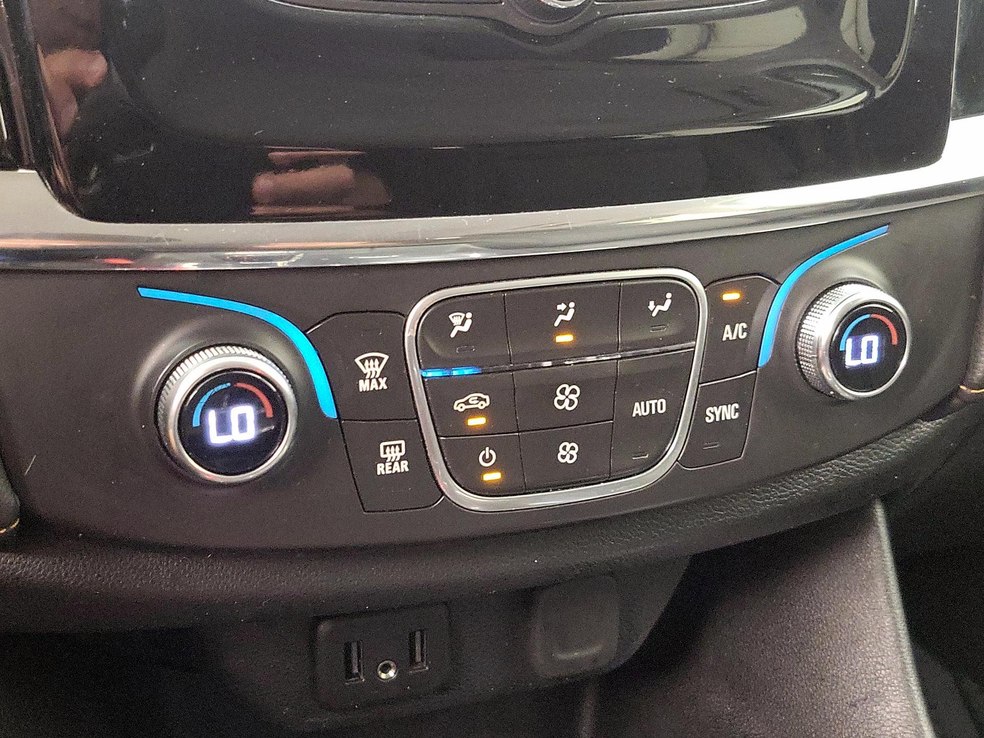 Thumbnail: 2020 Chevrolet Traverse - 16