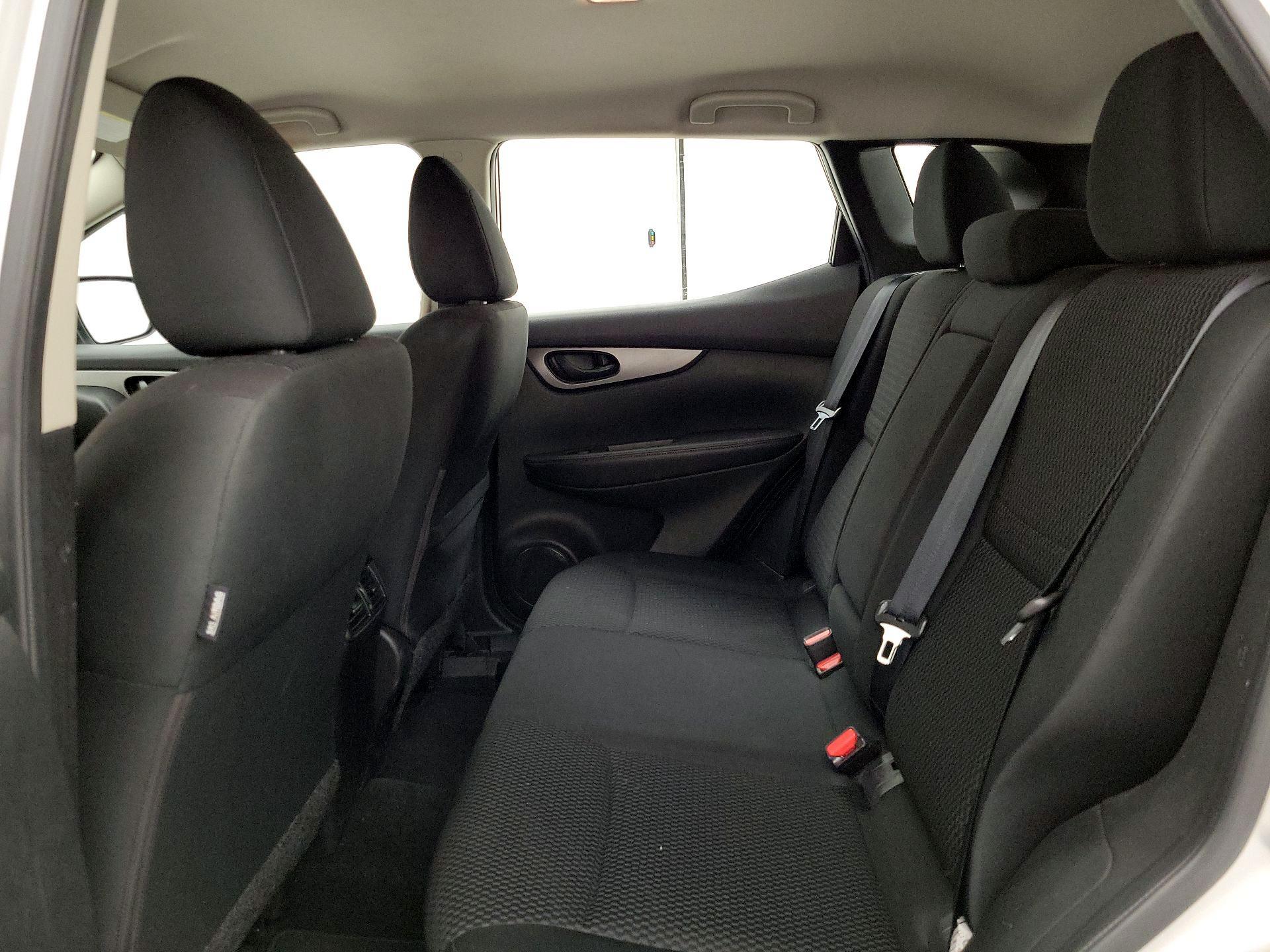 Thumbnail: 2019 Nissan Rogue Sport - 19