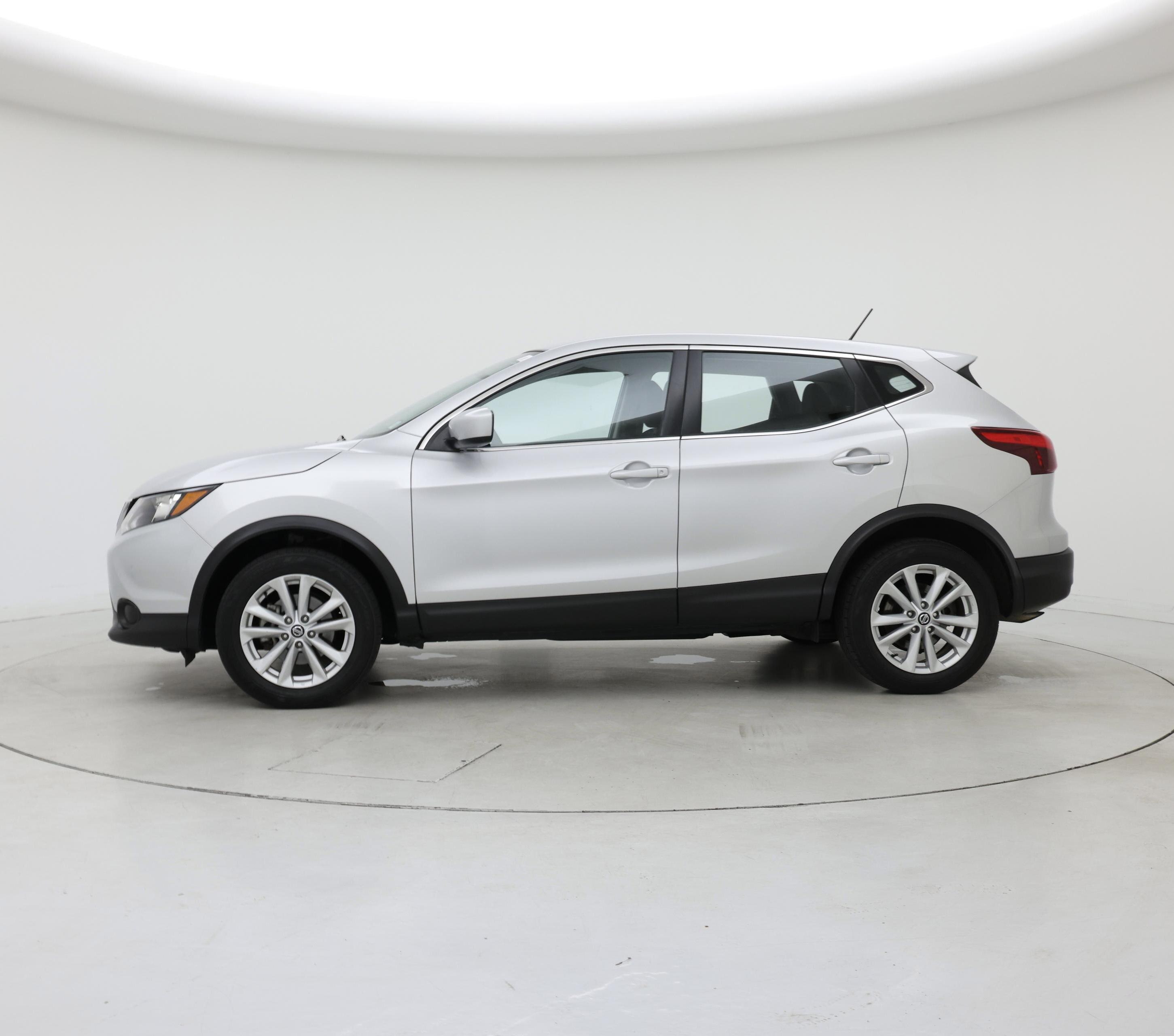 Thumbnail: 2019 Nissan Rogue Sport - 3