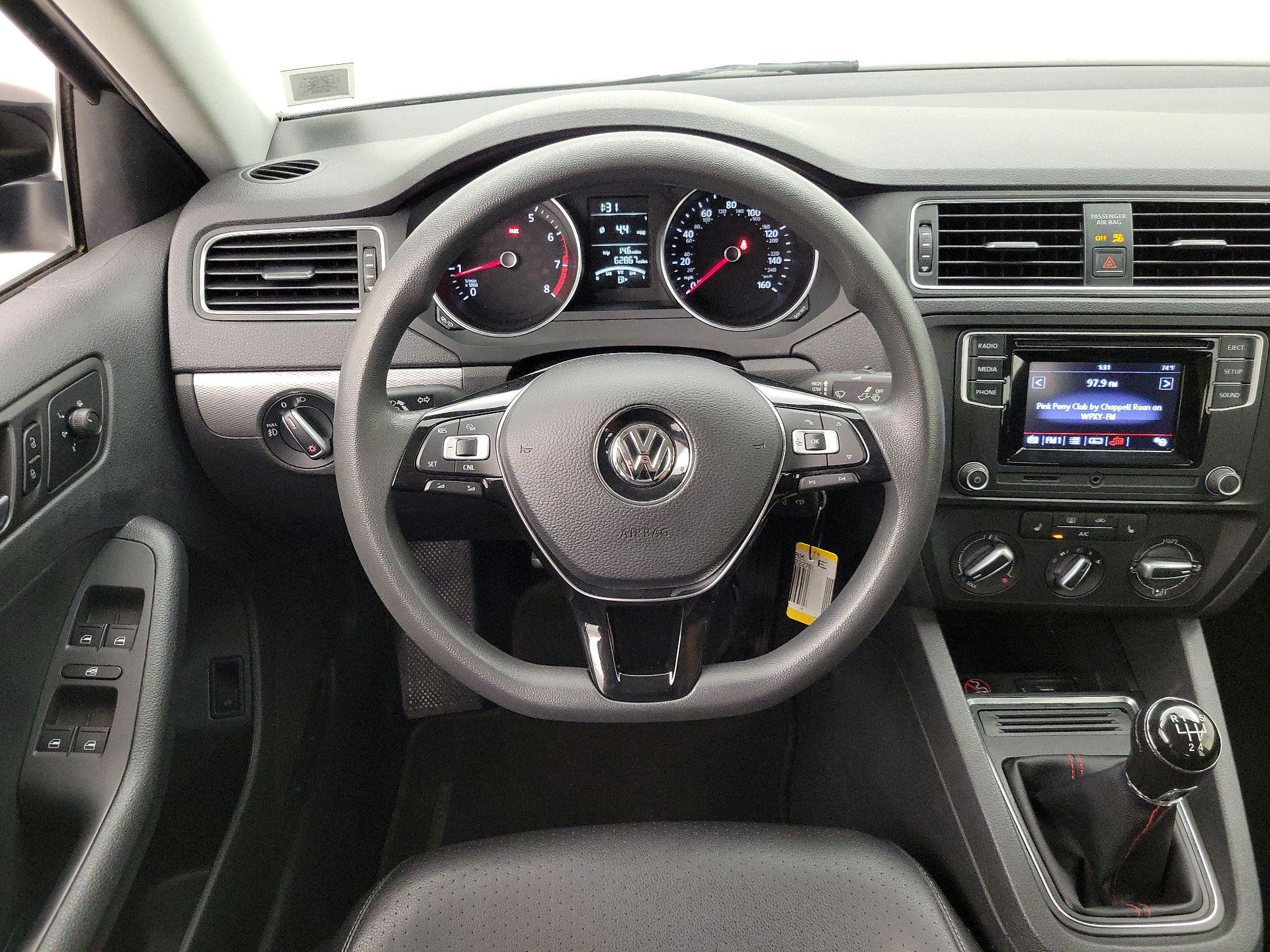 Thumbnail: 2018 Volkswagen Jetta - 10