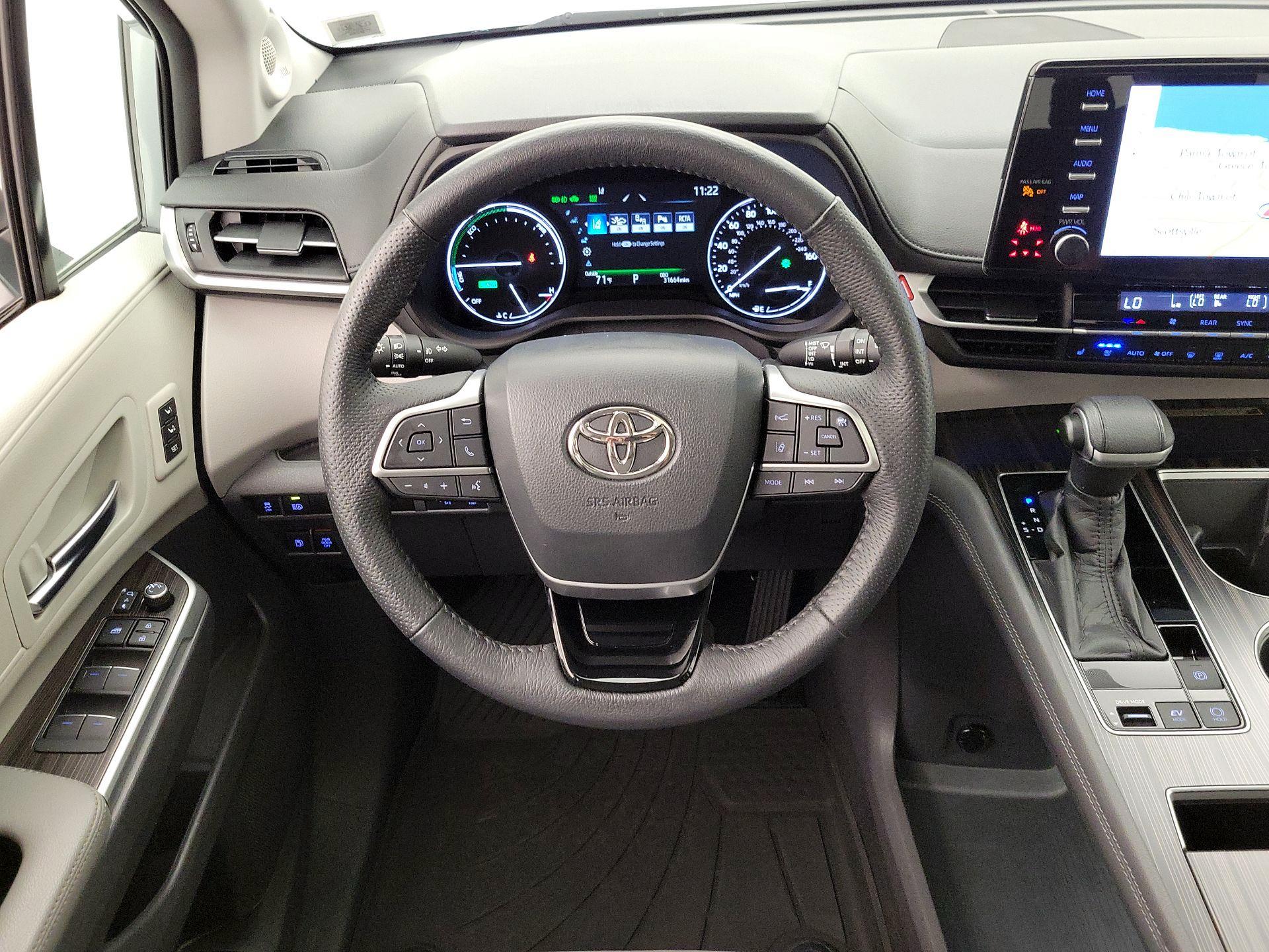 Thumbnail: 2021 Toyota Sienna - 10