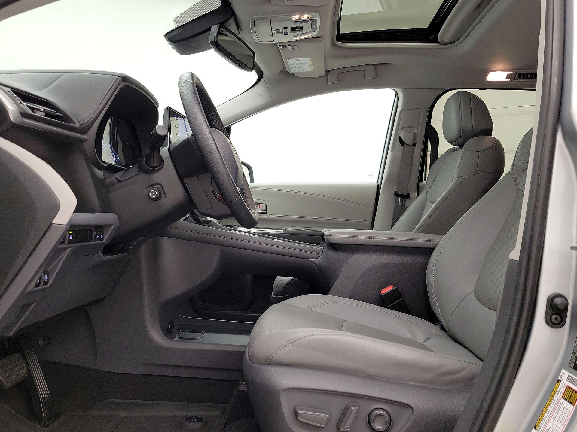 Thumbnail: 2021 Toyota Sienna - 11