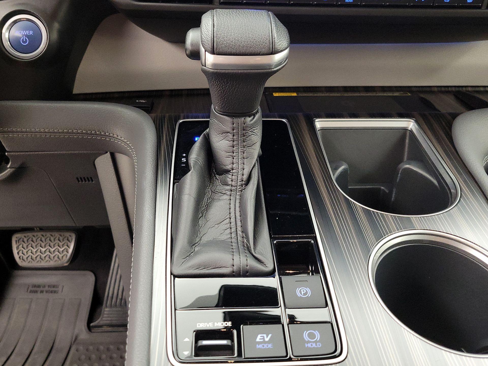 Thumbnail: 2021 Toyota Sienna - 18