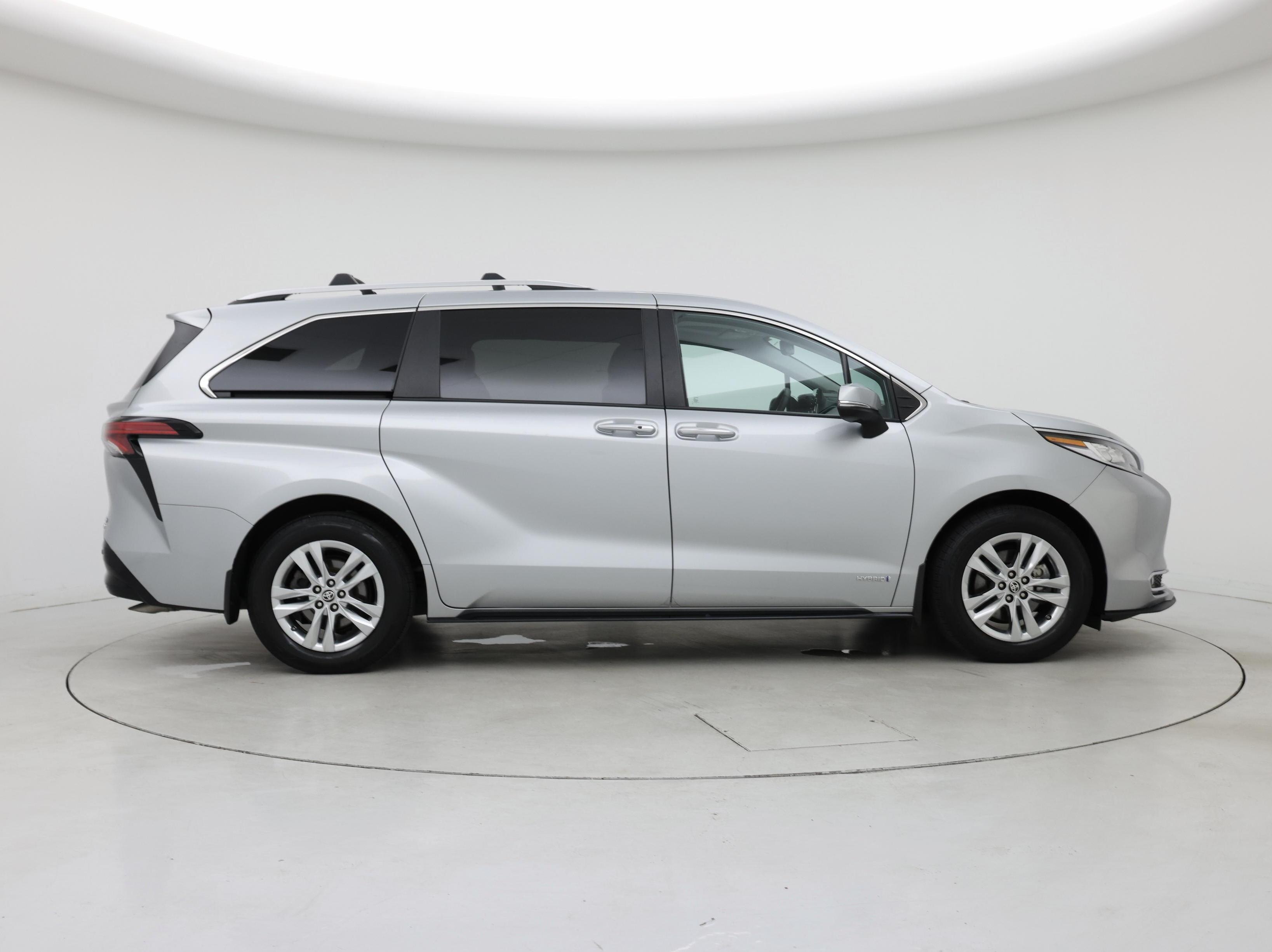 Thumbnail: 2021 Toyota Sienna - 7