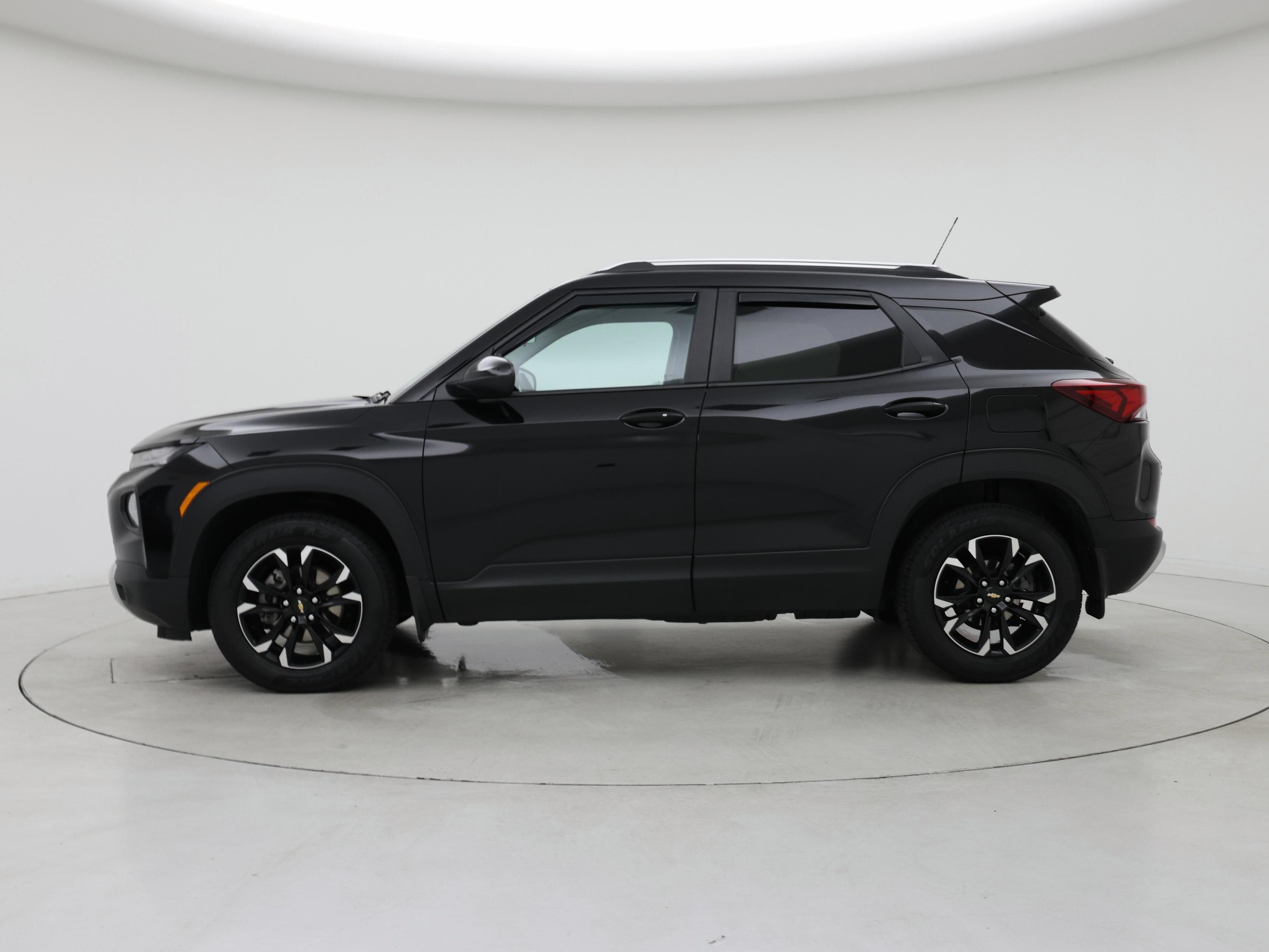 Thumbnail: 2023 Chevrolet TrailBlazer - 3