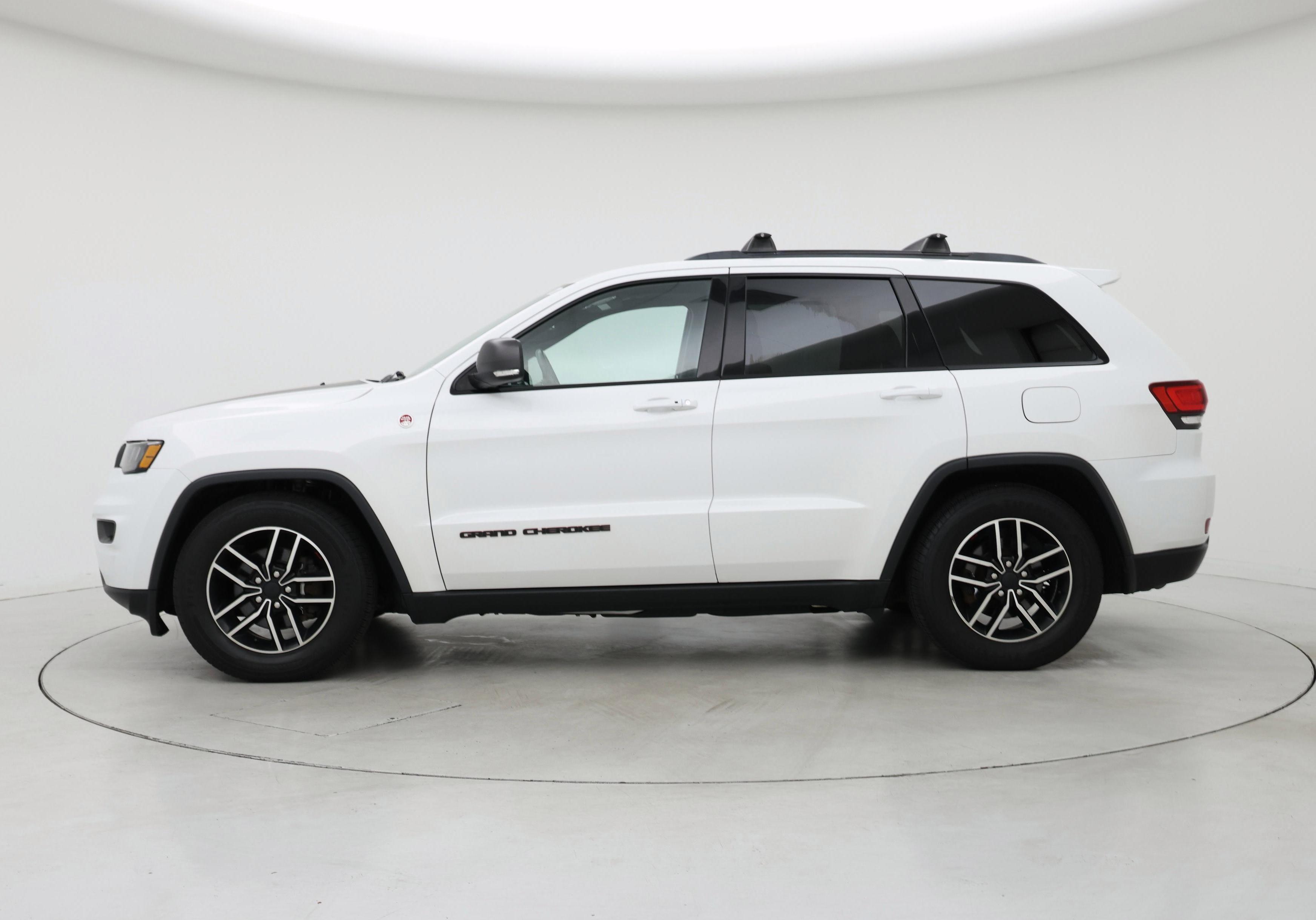 Thumbnail: 2020 Jeep Grand Cherokee - 3