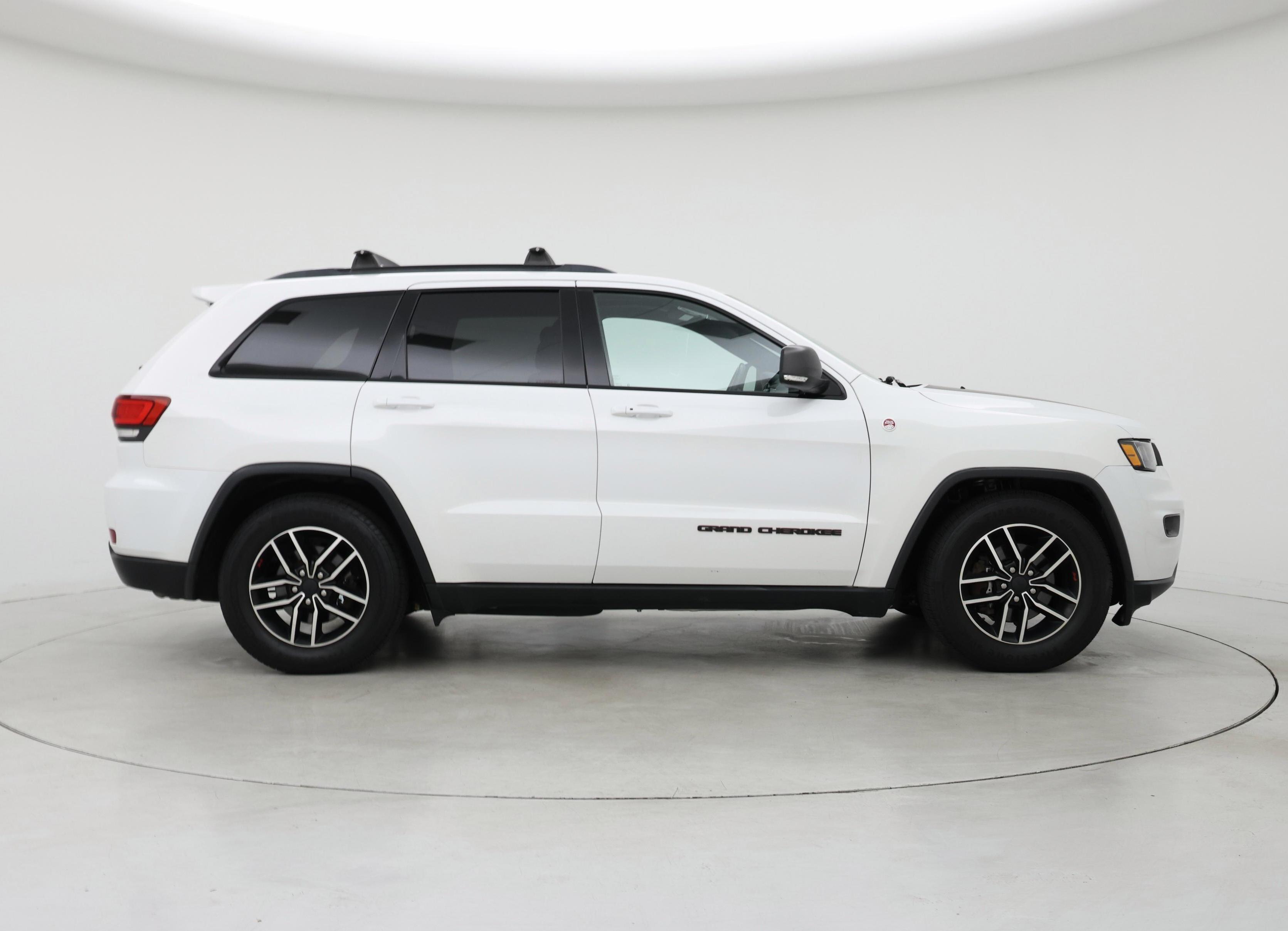 Thumbnail: 2020 Jeep Grand Cherokee - 7