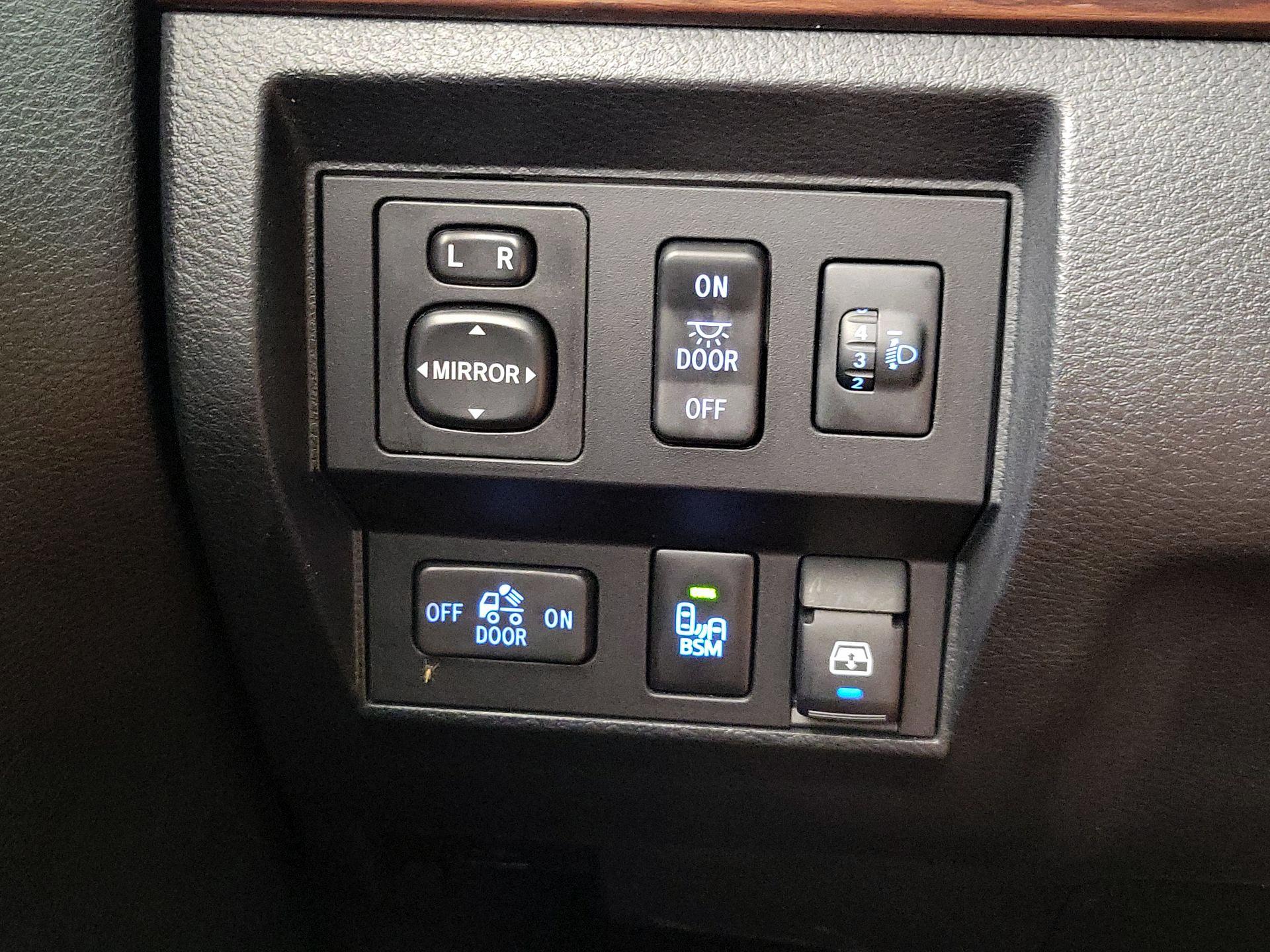 Thumbnail: 2017 Toyota Tundra - 13