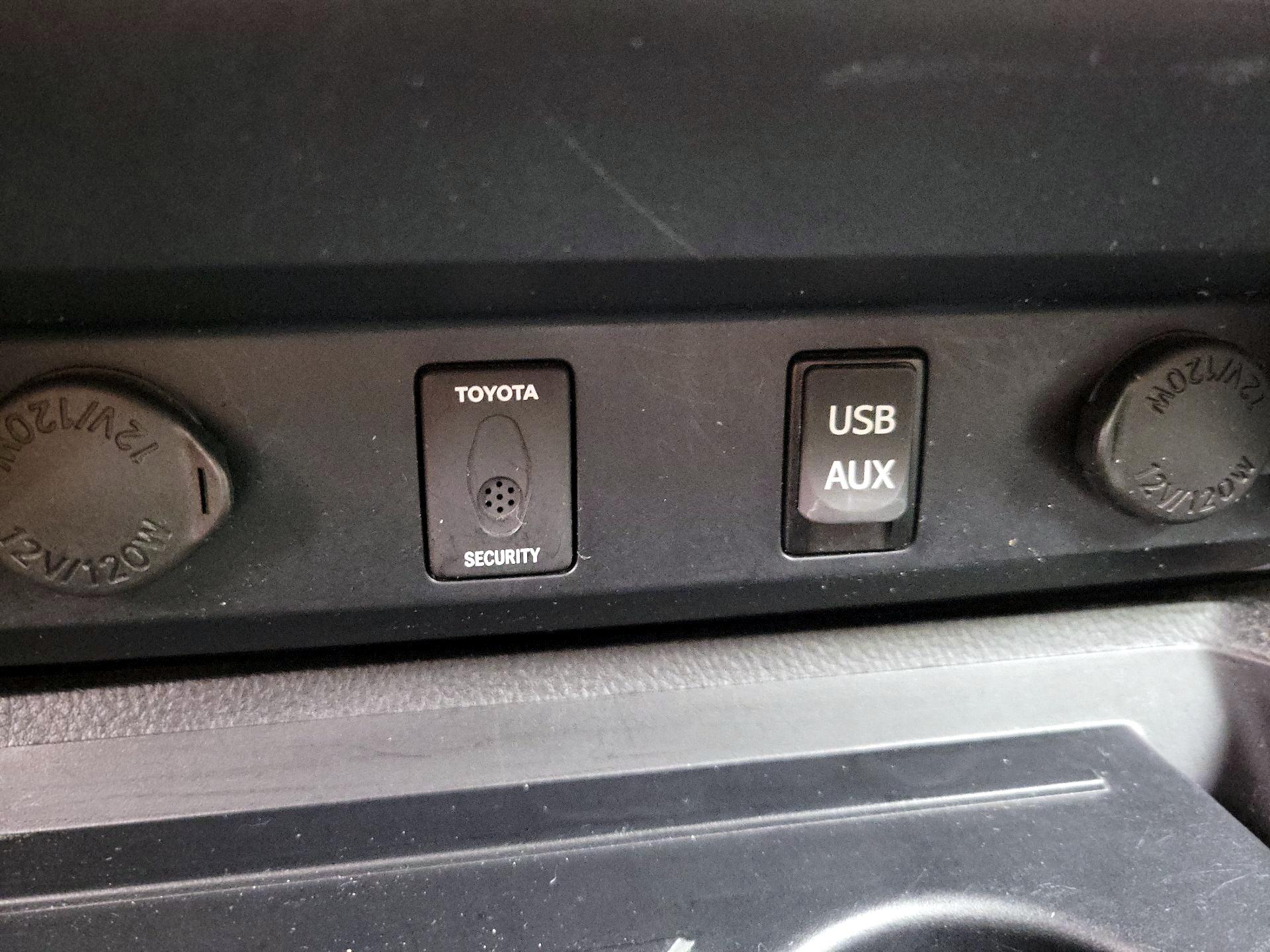 Thumbnail: 2017 Toyota Tundra - 19