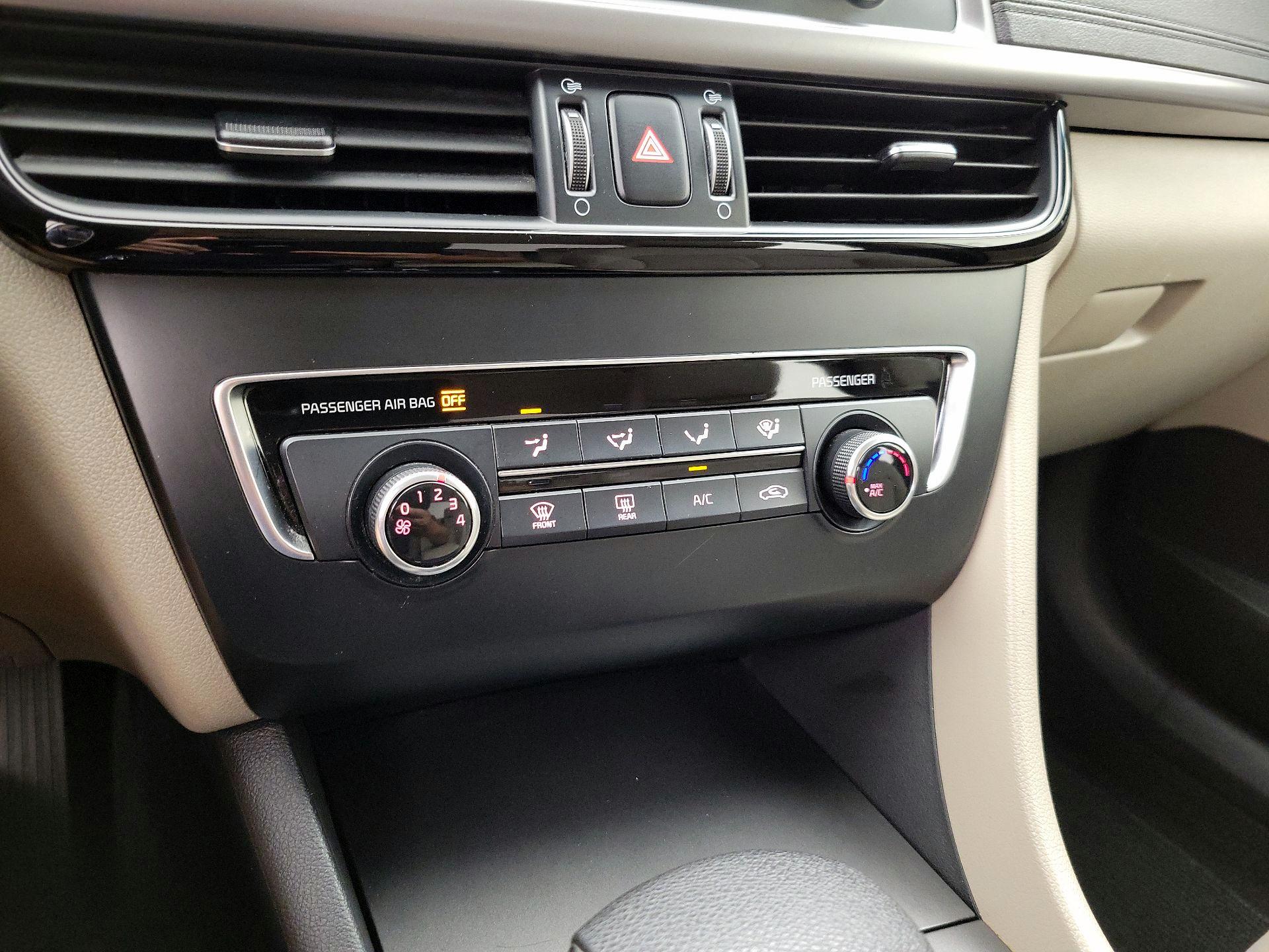 Thumbnail: 2016 Kia Optima - 16