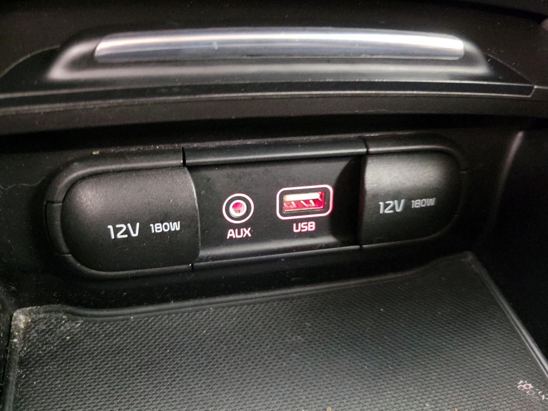 Thumbnail: 2016 Kia Optima - 18