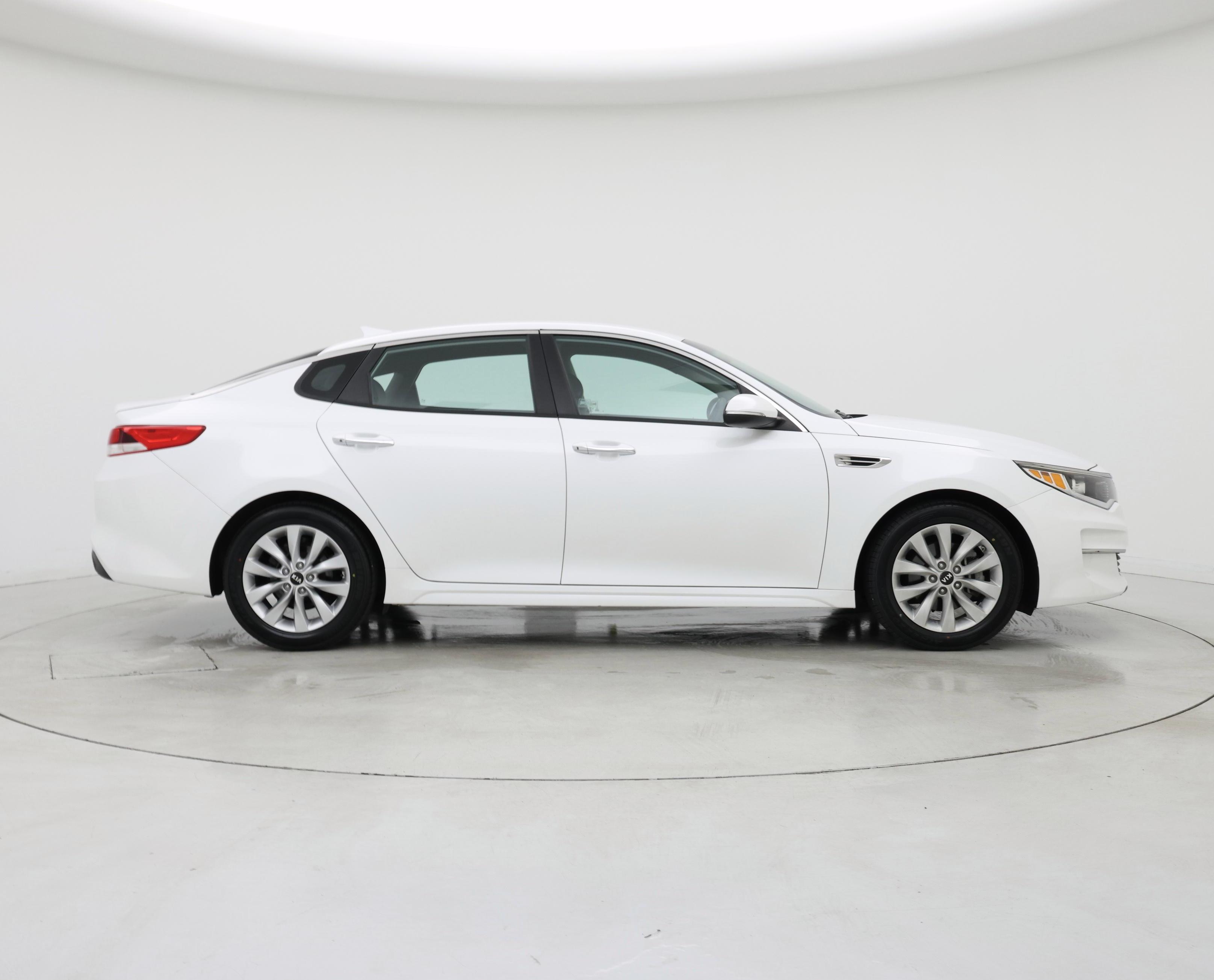 Thumbnail: 2016 Kia Optima - 7