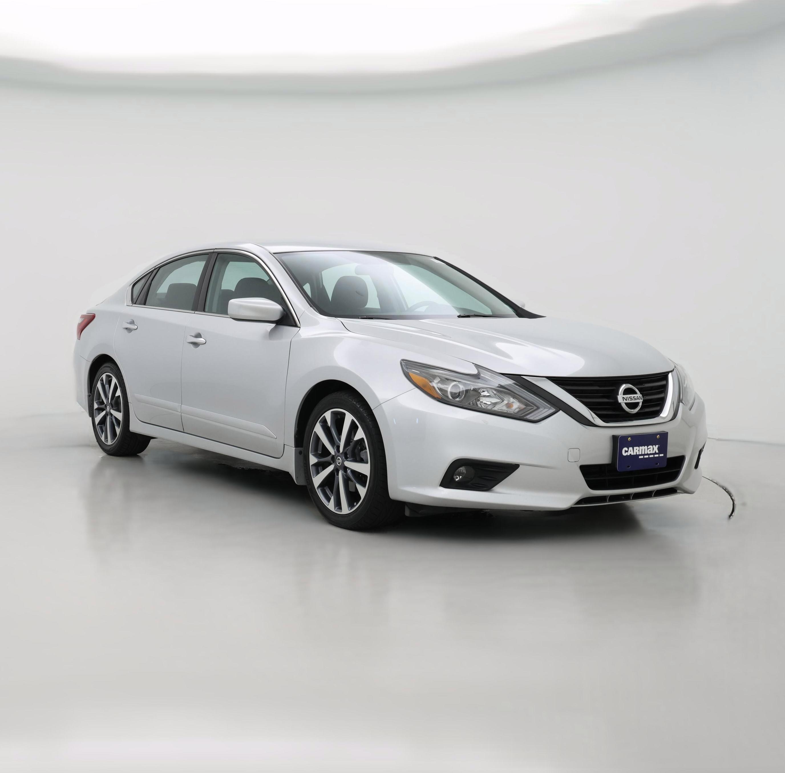 Thumbnail: 2017 Nissan Altima - 1