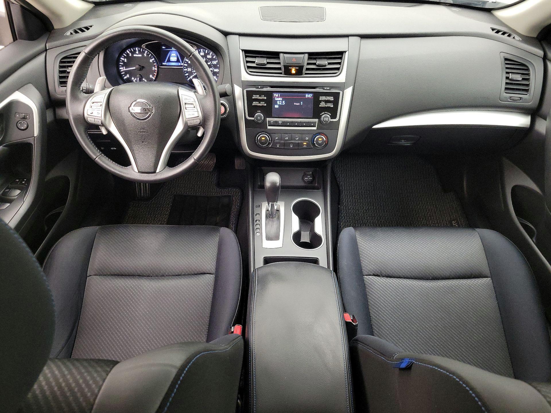 Thumbnail: 2017 Nissan Altima - 9