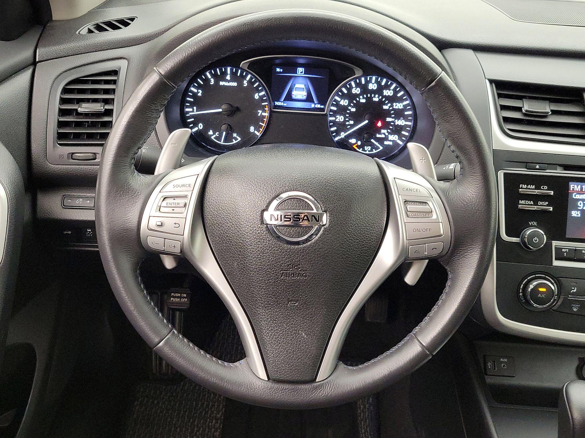 Thumbnail: 2017 Nissan Altima - 10