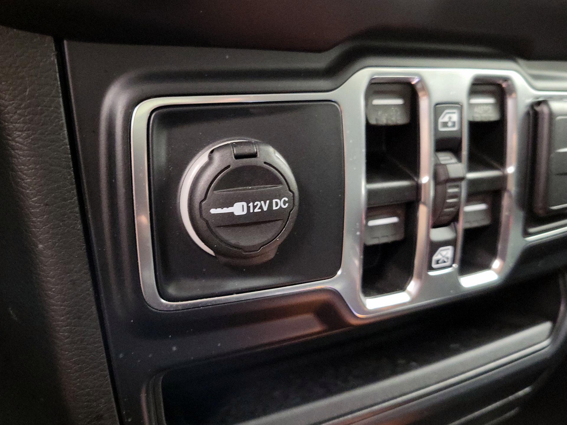 Thumbnail: 2019 Jeep Wrangler - 18