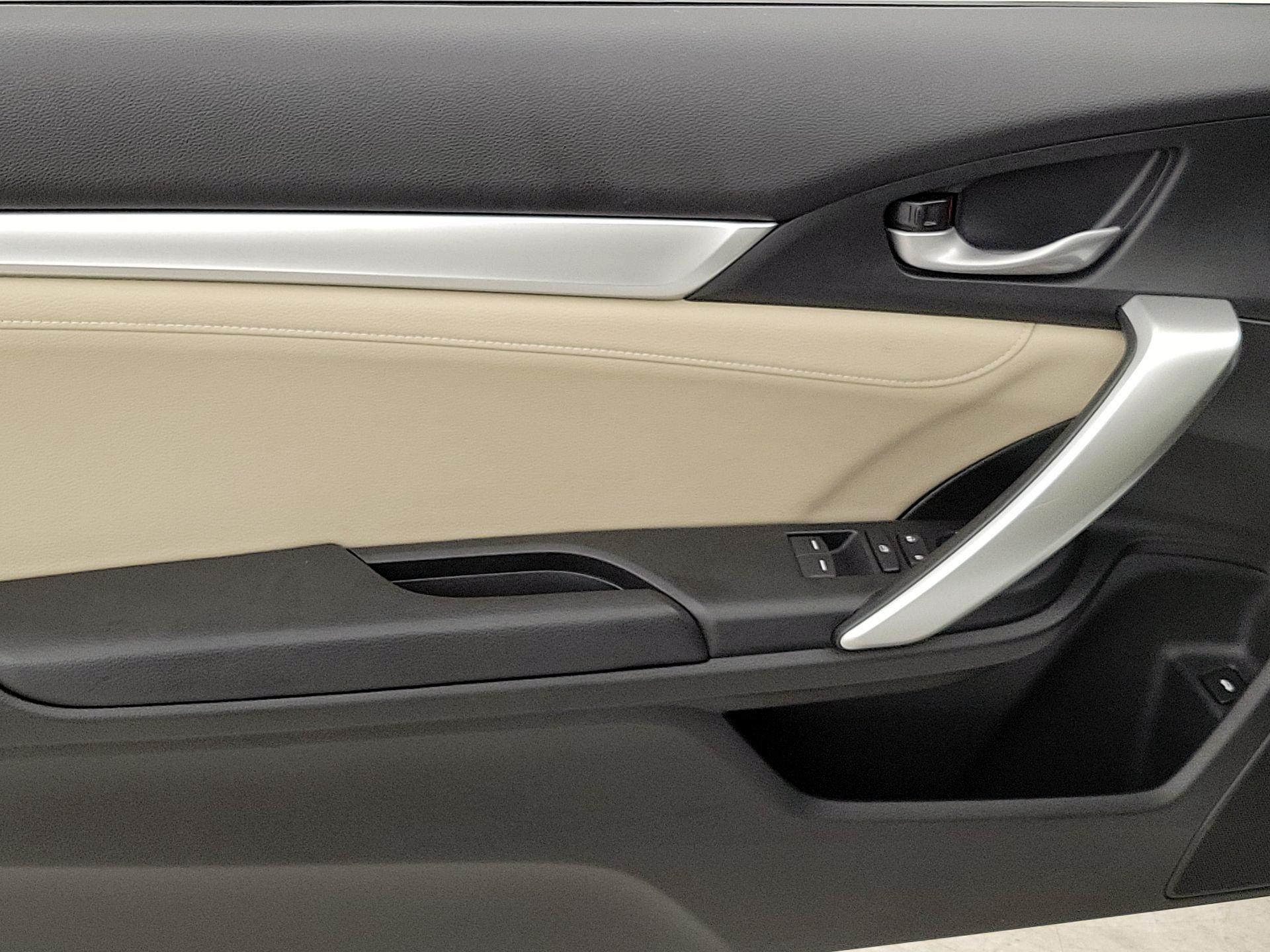 Thumbnail: 2016 Honda Civic - 12
